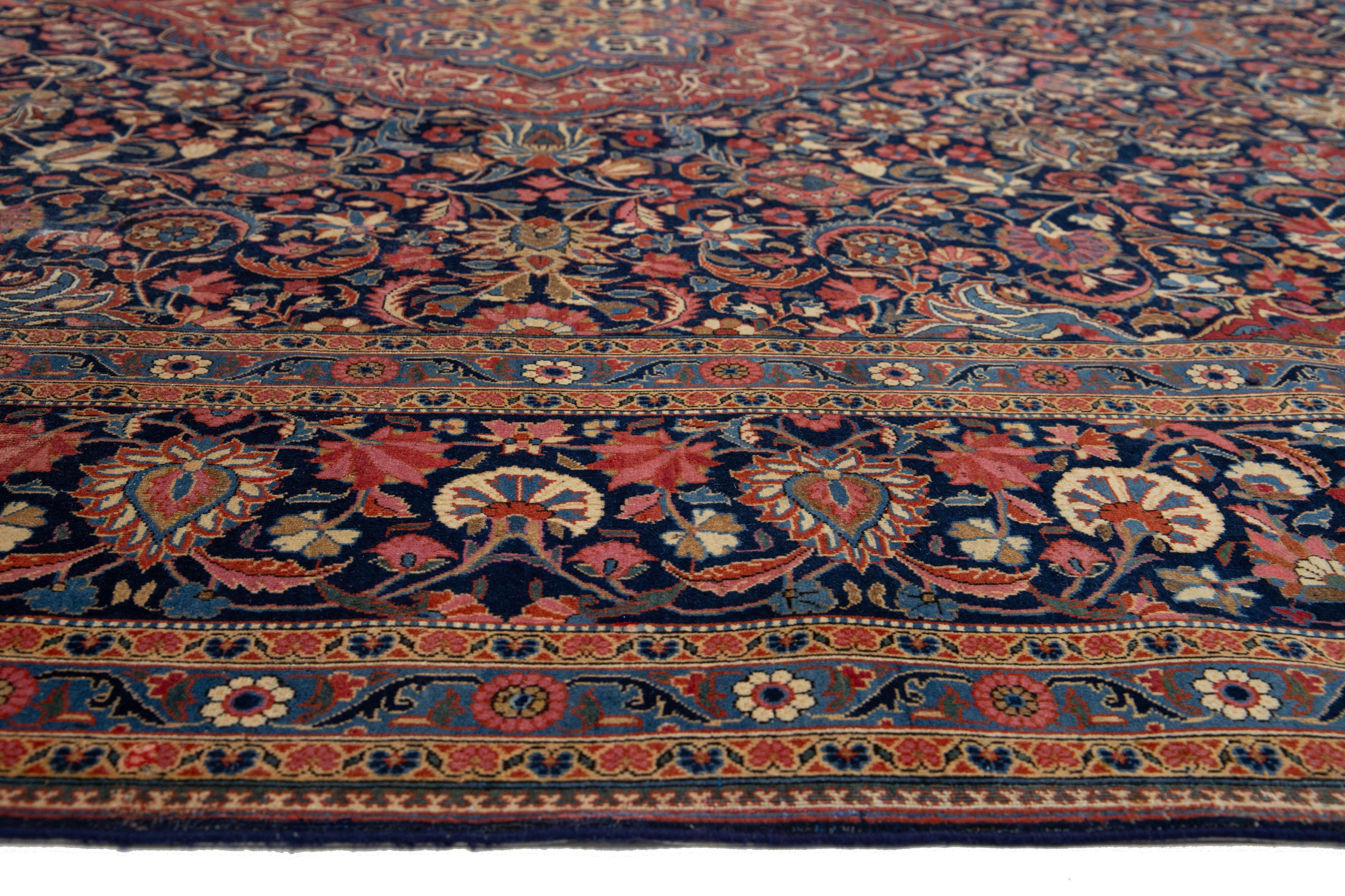 Ancien tapis persan Kashan fait à la main en laine bleu avec médaillon en vente 4