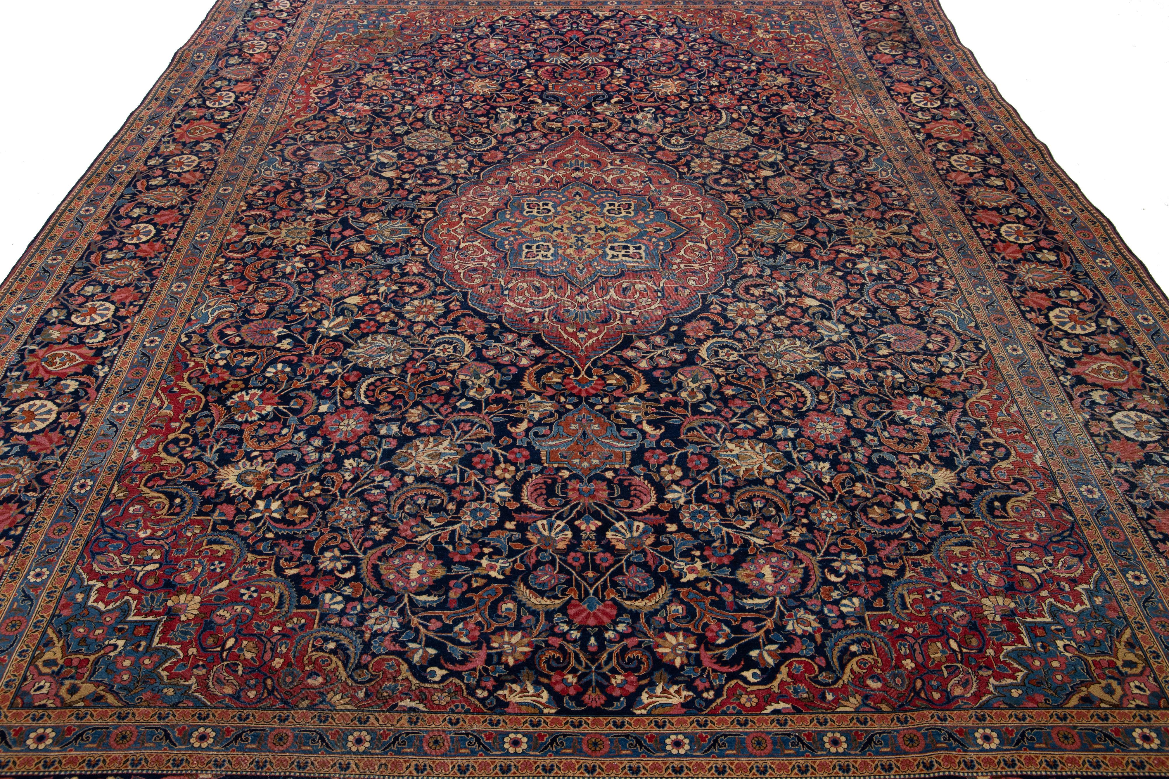 Ancien tapis persan Kashan fait à la main en laine bleu avec médaillon en vente 1