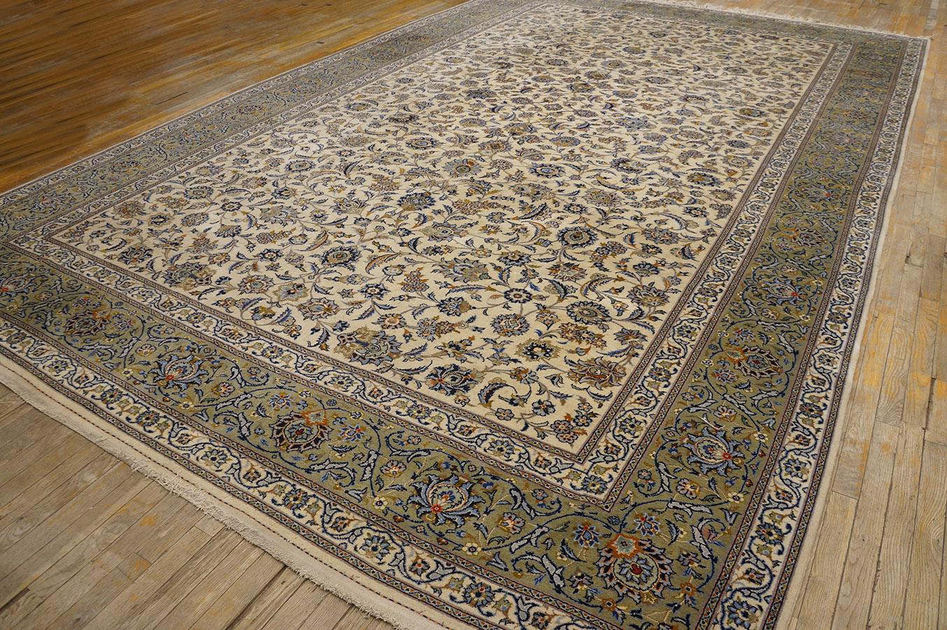 Hand-Knotted Mid 20th Century Persian Kashan Carpet ( 10' x 16' - 305 x 488 ) For Sale