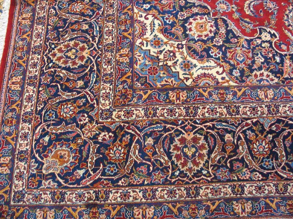 Antique Persian Kashan rug, Size: 10'6