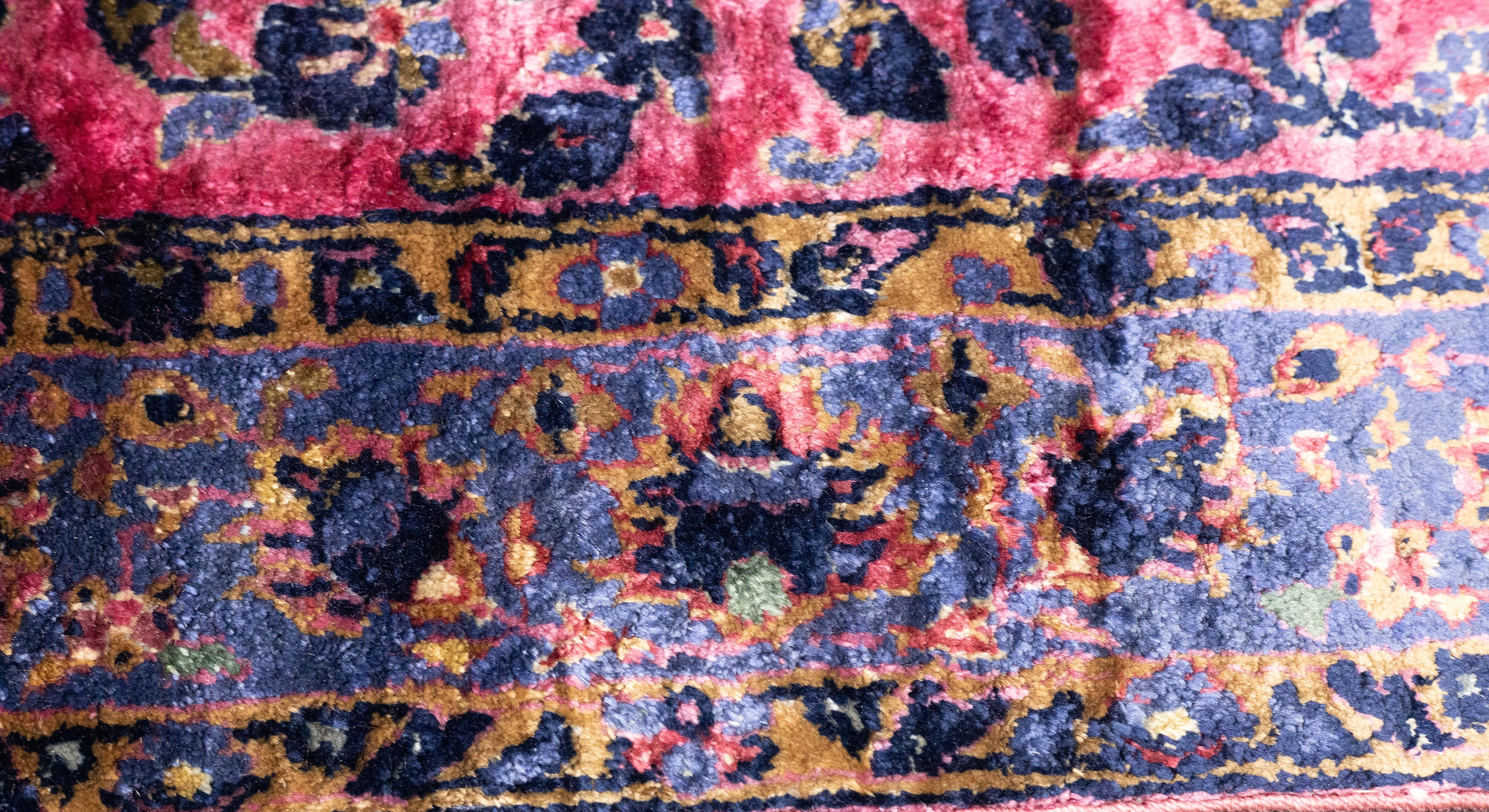 Antiker persischer Kashan-Teppich 1'11'' x 5'11'' im Zustand „Gut“ im Angebot in New York, NY