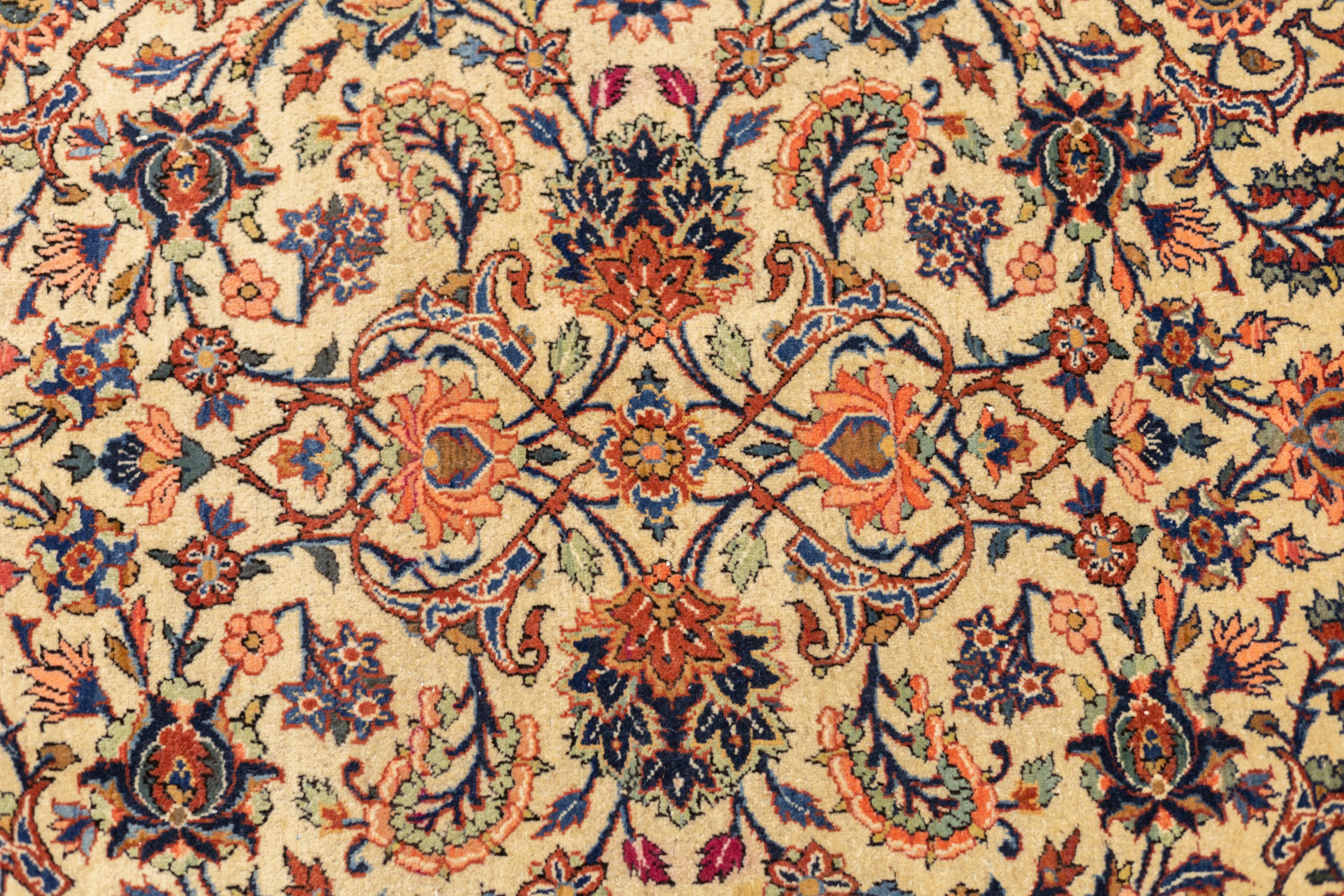 Antiker persischer Kashan-Teppich 6'9