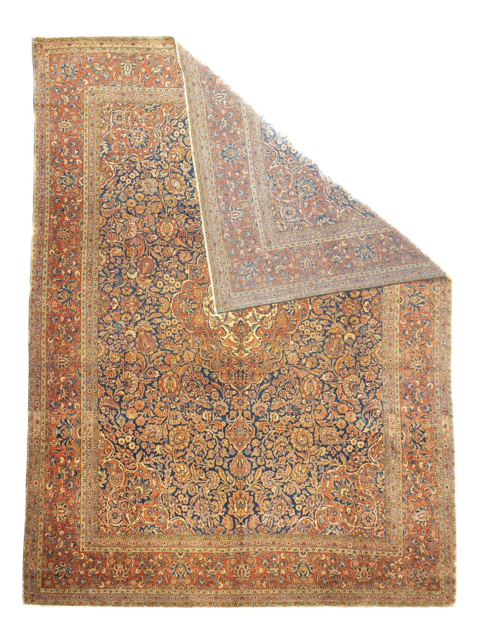 Antiker persischer Kashan-Teppich 8'5'' x 11'4''. Zentralpersische Stadt, bekannt für fein gewebte, raumhohe Teppiche und Streuteppiche mit dominanten Rot- und Marinetönen, Medaillonmustern und wirbelnden Palmetten. Wolle und ein paar Seidenstücke.