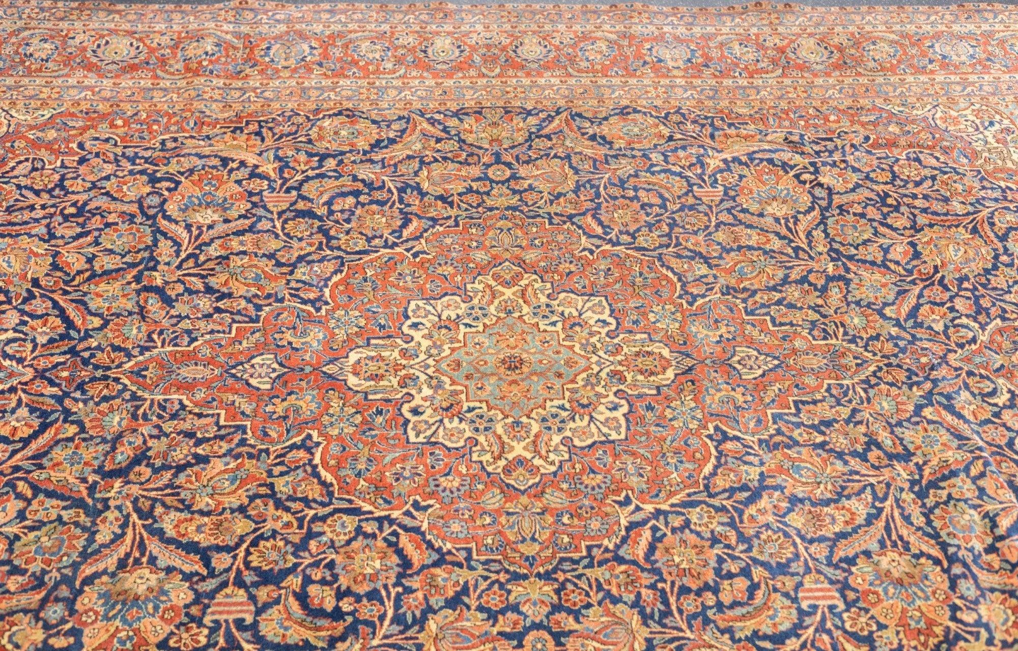 Antiker persischer Kashan-Teppich 8'8'' x 11'4'' (20. Jahrhundert) im Angebot