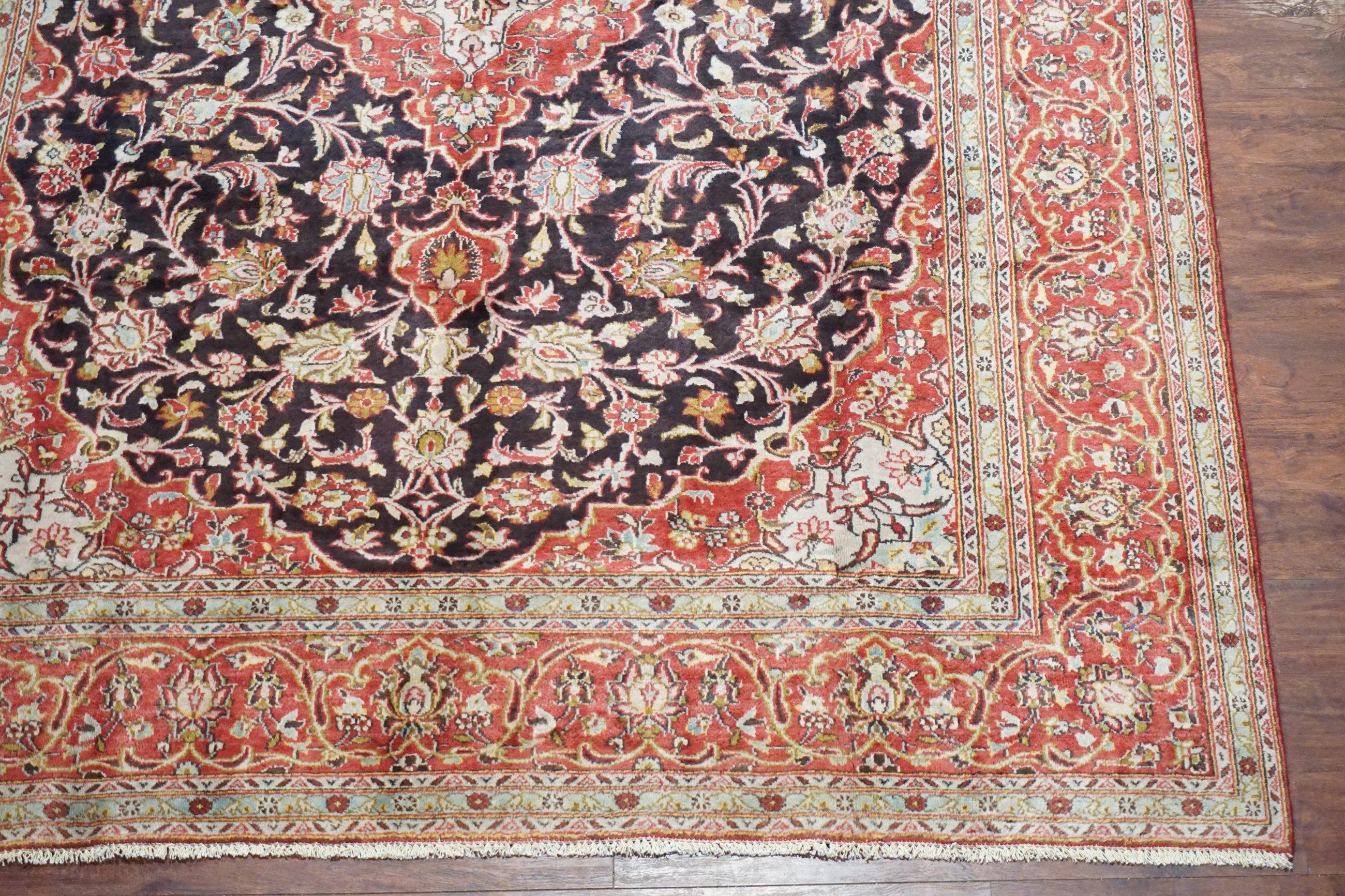 Wool Antique Persian Kashan Rug, circa 1940 For Sale