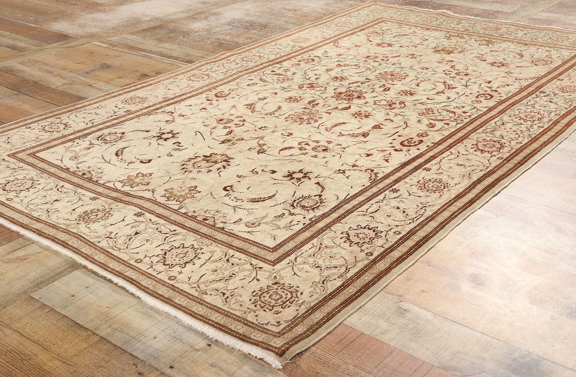 Antique Persian Kashan Rug, Classic Elegance Meets Traditional Sensibility For Sale 1