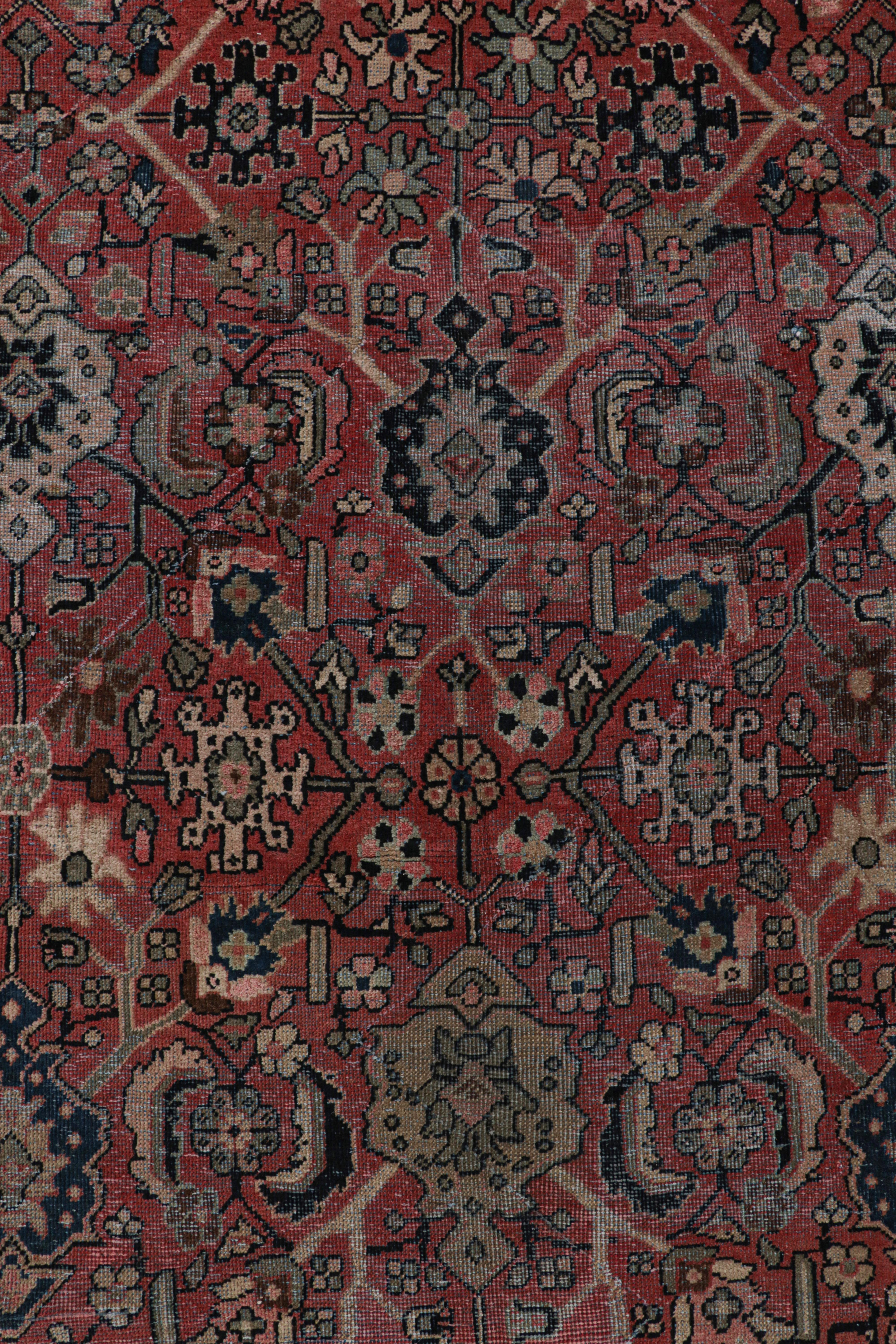 Antiker persischer Kashan Teppich in Burgund mit floralen Mustern, von Rug & Kilim im Zustand „Gut“ im Angebot in Long Island City, NY