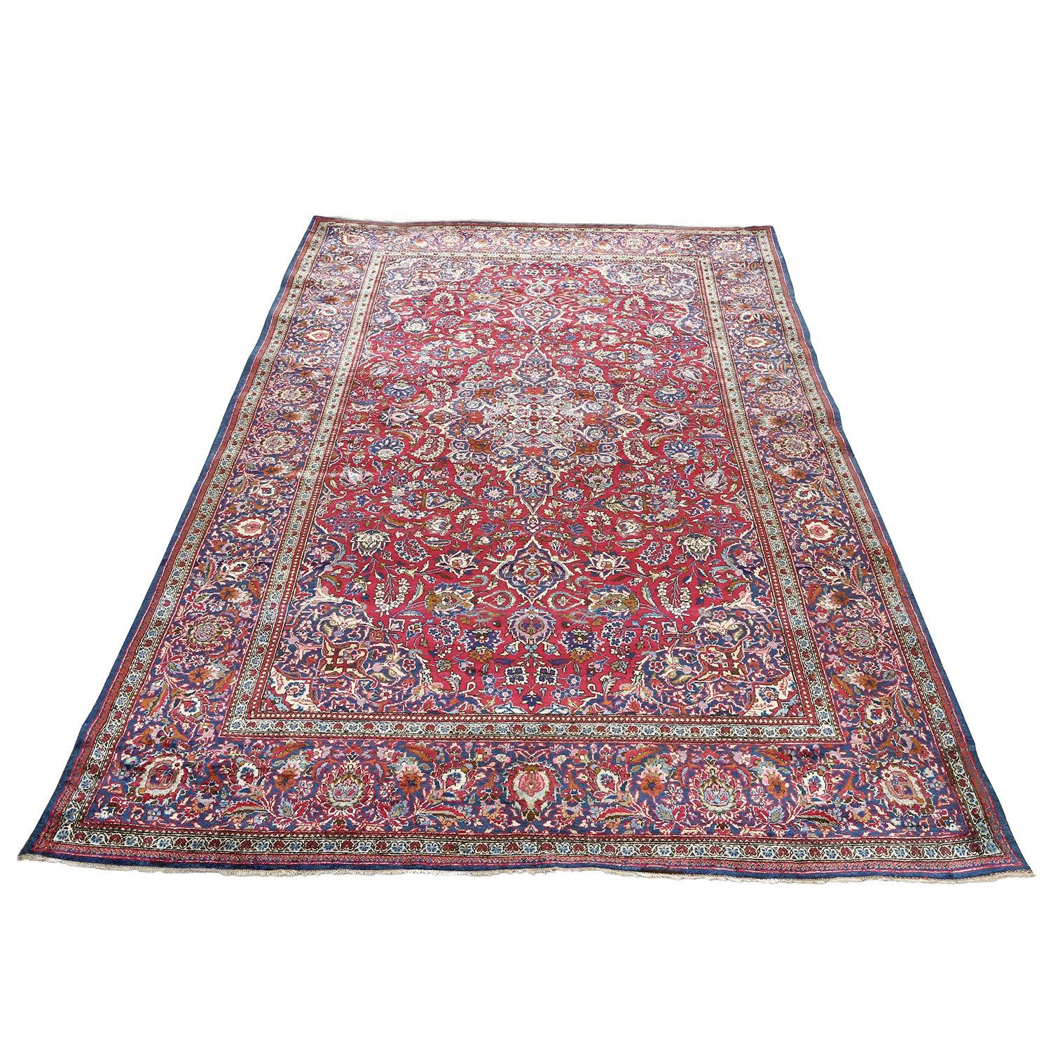 Tappeto antico Kashan in pura seta 6'10 x 4'2
 
 Key Detail:
 Pile: Seta
 Fondazione: Seta
 Origine: Kashan
 Design: medaglione centrale
 Età approssimativa: 100 anni
 Qualità (KPI): 350
 Condizioni: Buono
 Dimensioni: 6'10x4'2
 Numero di