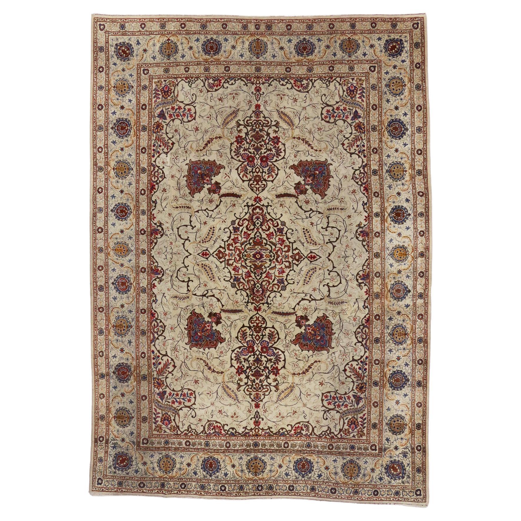 Antiker persischer Kashan Teppich, zeitlose Eleganz trifft auf stattliche Dekadenz im Angebot