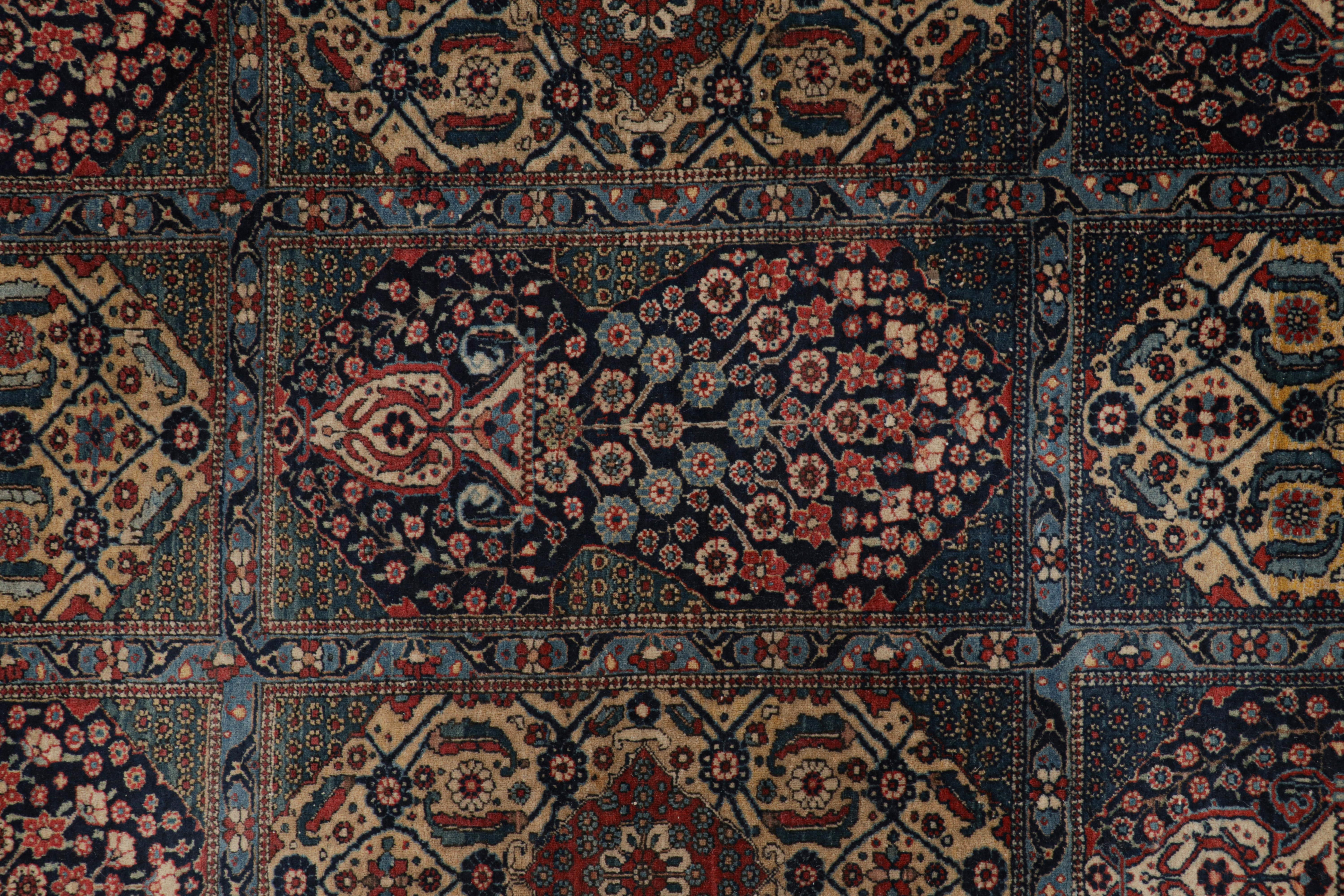 Antiker persischer Kashan-Teppich mit floralen und geometrischen Medaillons, von Rug & Kilim (Kaschan) im Angebot