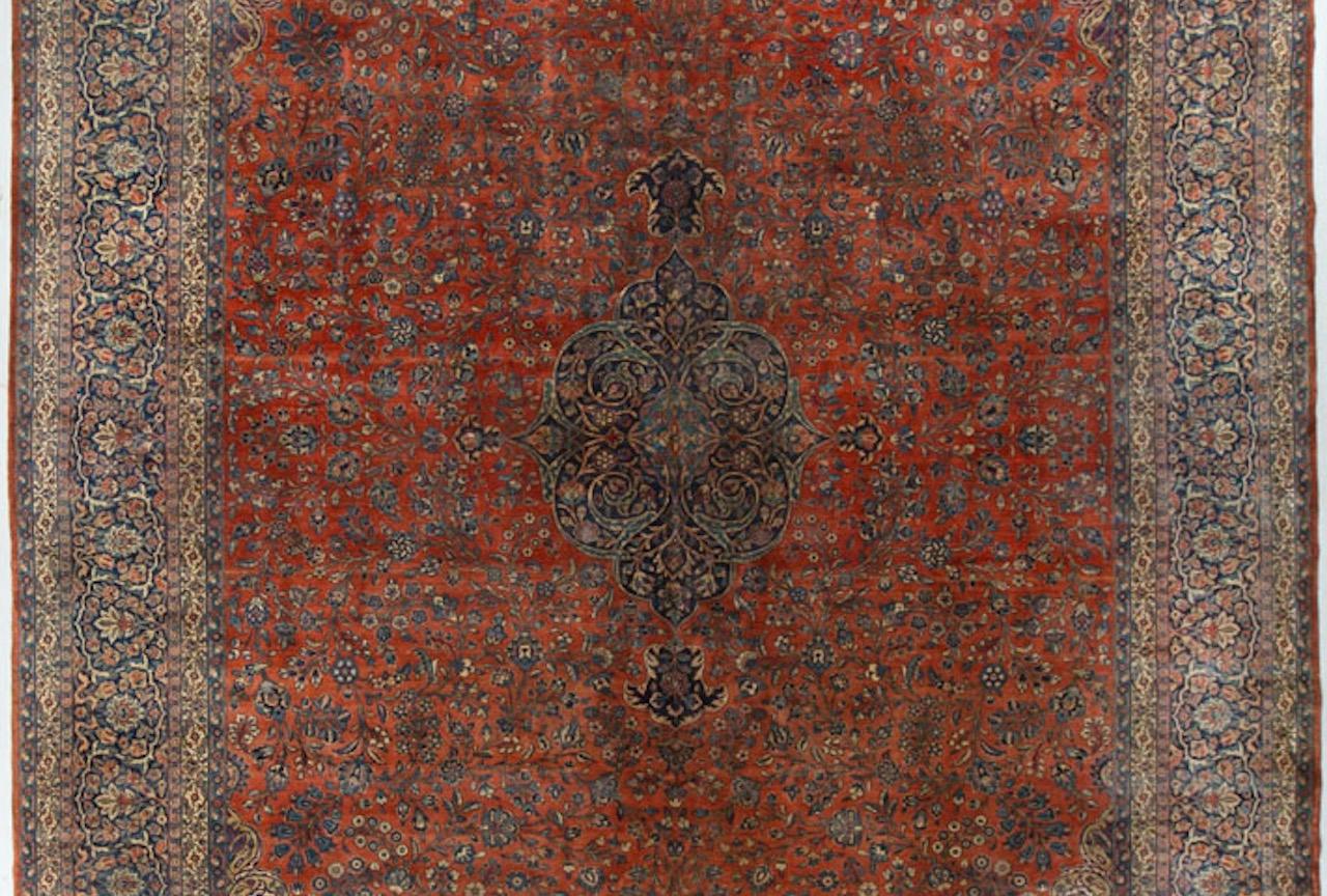 Début du 20ème siècle Tapis persan ancien Kazvin, vers 1900 12'8 x 17'8 en vente