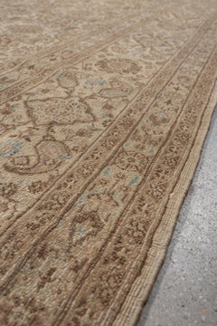 Antiker persischer Kazvin-Teppich in Kamel- und Taupe-Tönen, ca. 1920er Jahre