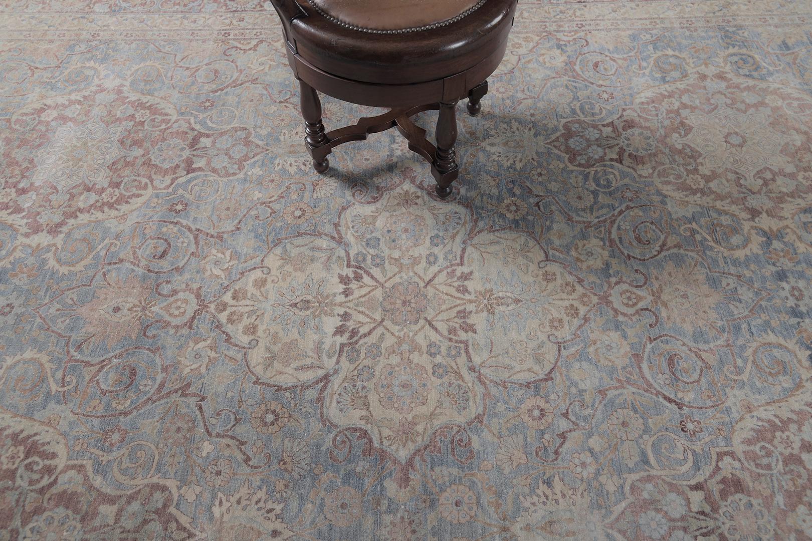 Antique Persian Kerman Rug In Good Condition For Sale In WEST HOLLYWOOD, CA