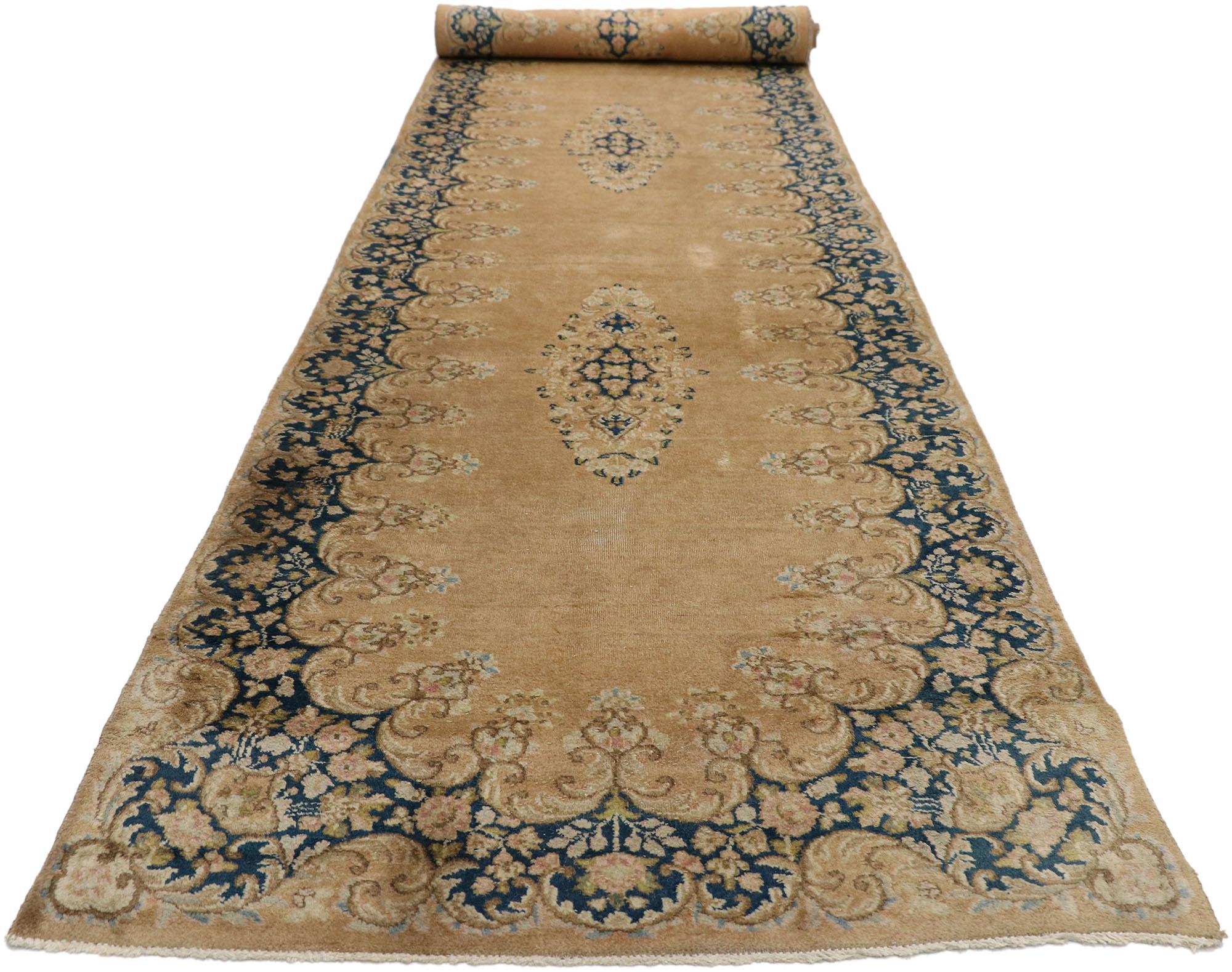 Antiker persischer Kerman-Teppich, 03'03 x 17'06 (Kirman) im Angebot
