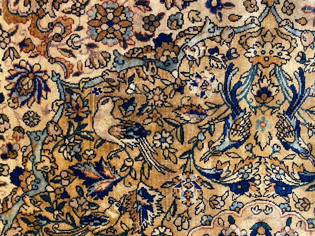 Début du 20ème siècle Tapis persan ancien Kerman, tapis oriental, fait à la main, ivoire, or, bleu, doré en vente