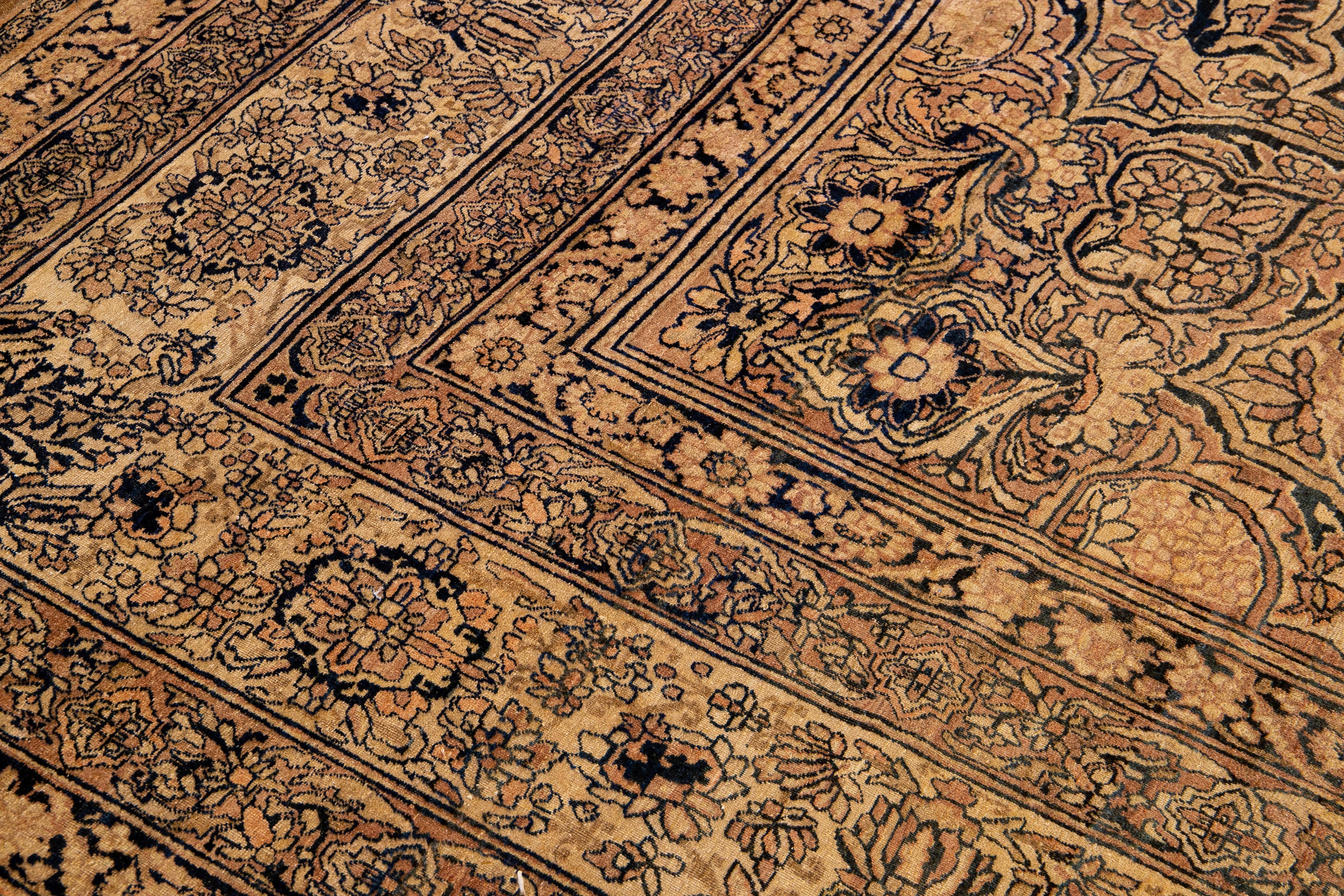 Ancien tapis persan Kerman fait à la main, médaillon Goldenrod surdimensionné en vente 2