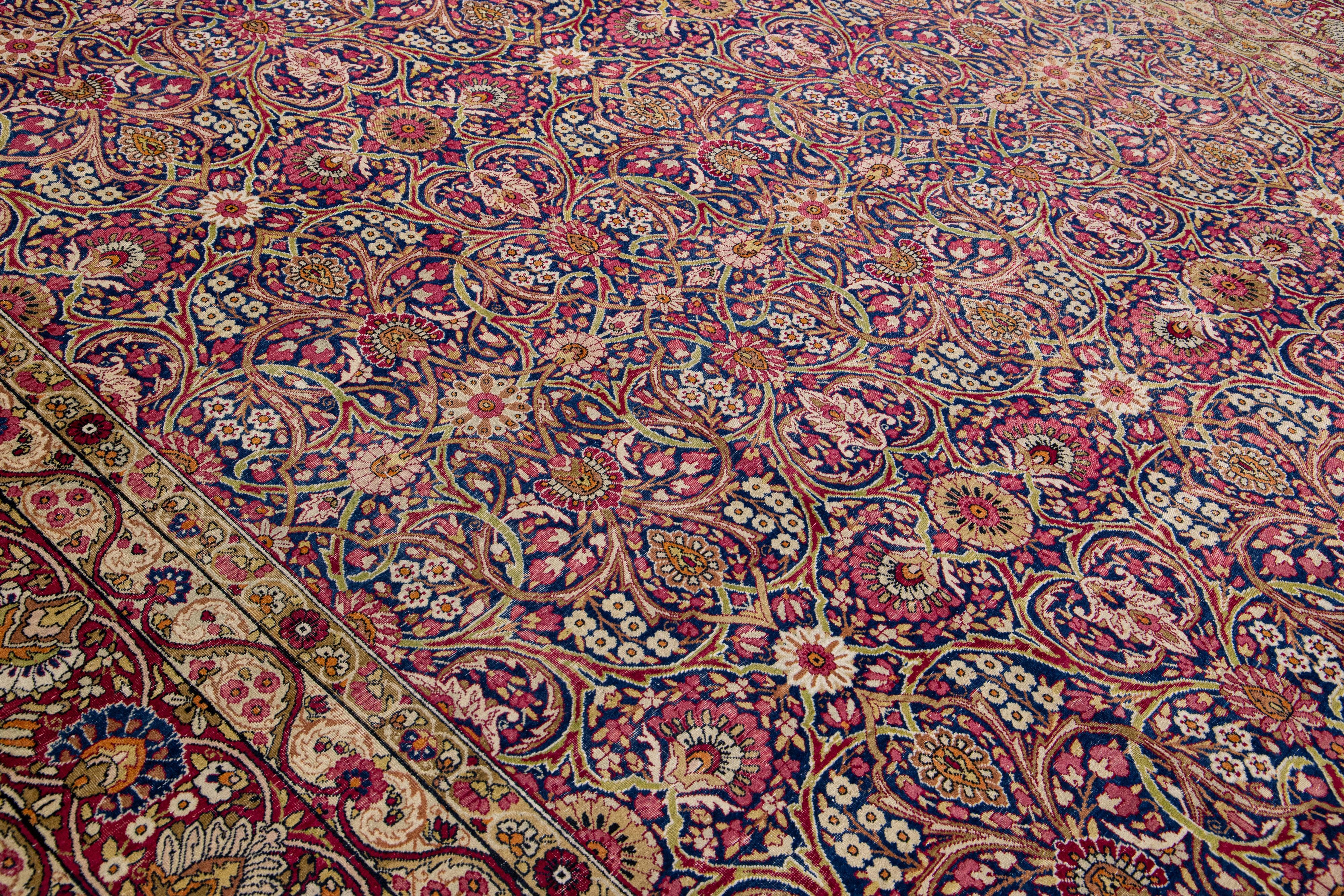 Antiker persischer Kerman-Handgefertigter Wollteppich mit mehrfarbigem Allover-Motiv (Wolle) im Angebot
