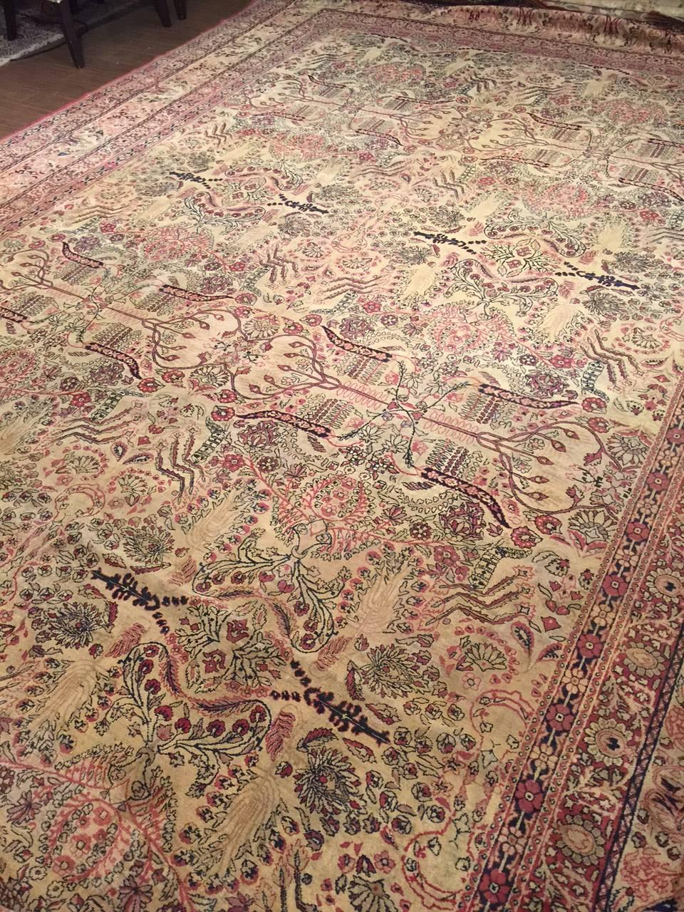 Antiker persischer Kerman Lavar-Teppich:: um 1880:: 11'6 x 19'8 (Handgewebt) im Angebot