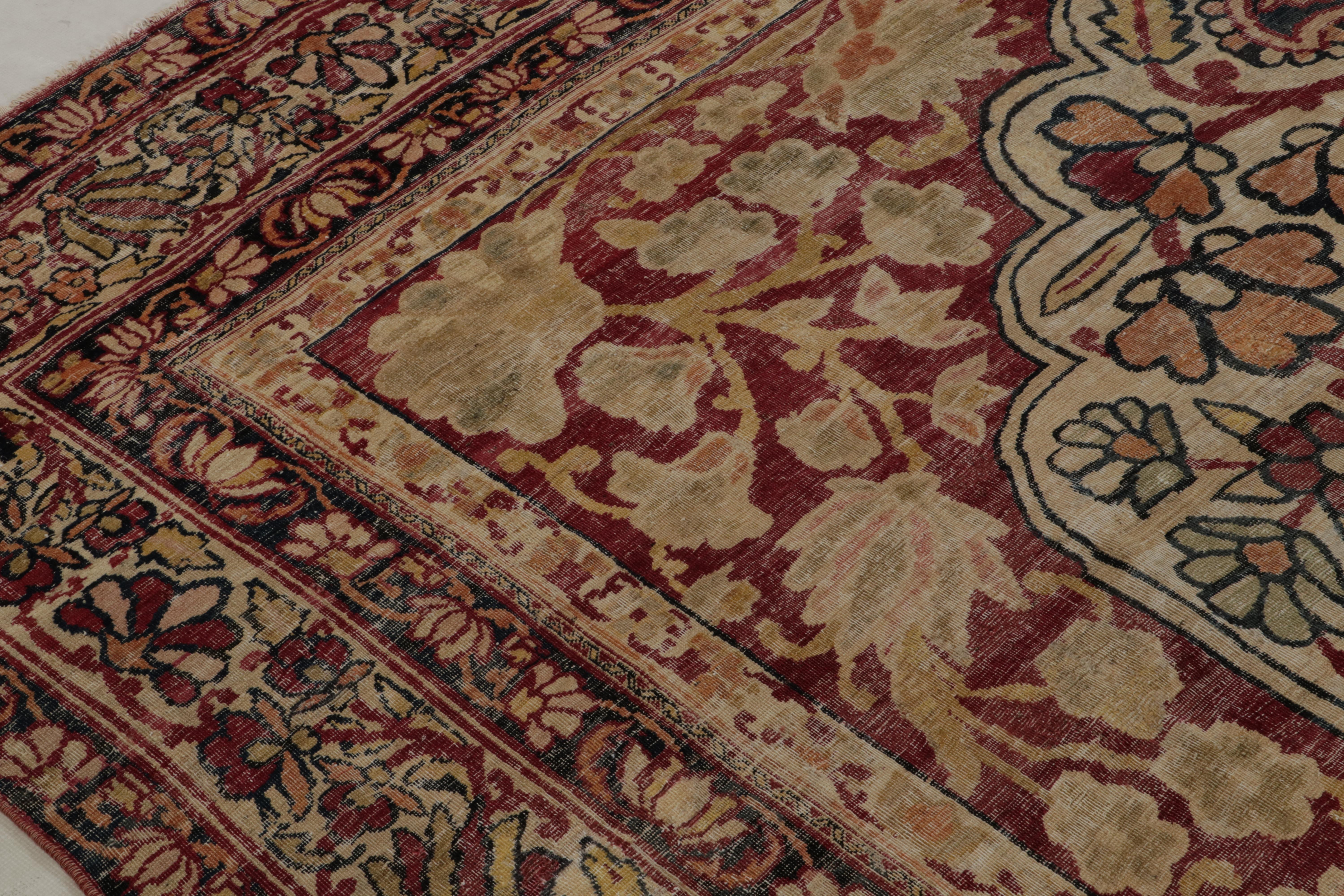 Antiker persischer Kerman Lavar Teppich, mit Blumenmustern, von Rug & Kilim (Wolle) im Angebot