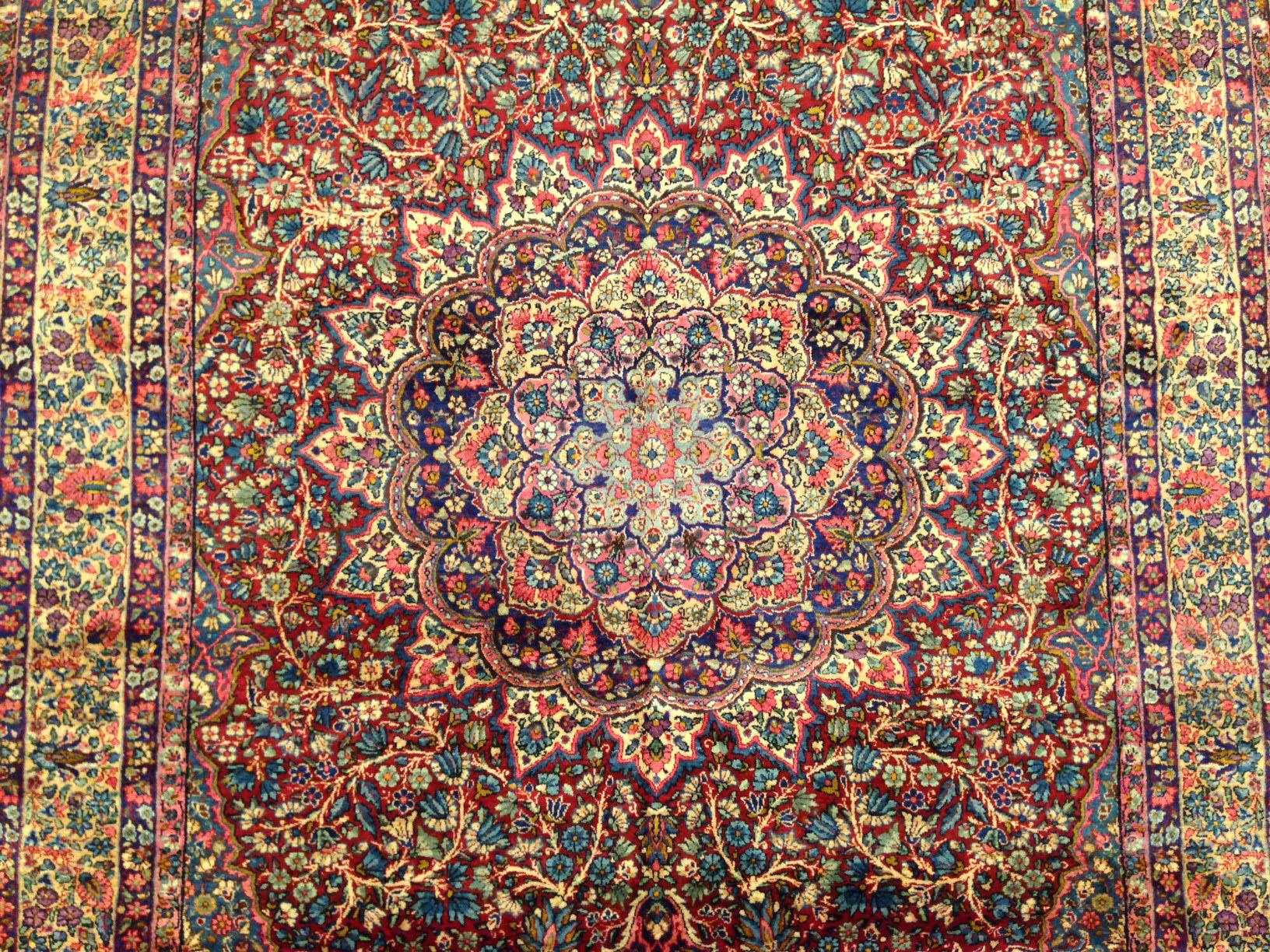 Antique Persian Kerman Oriental Rug, Room Size, with a Central Medallion In Good Condition For Sale In New York, NY