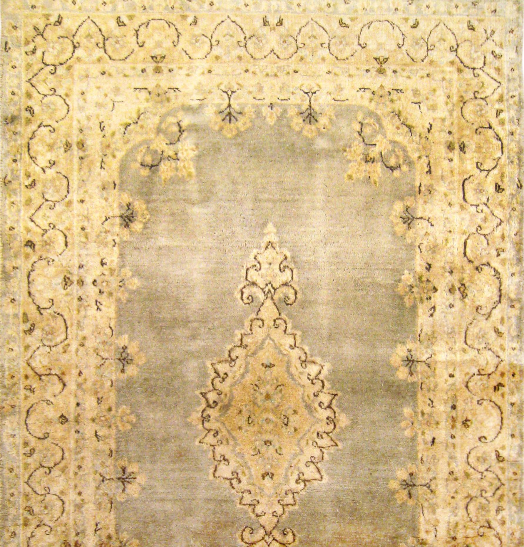 Antiker persischer Kerman- orientalischer Teppich, klein, mit zentralem Medaillon (Handgeknüpft) im Angebot