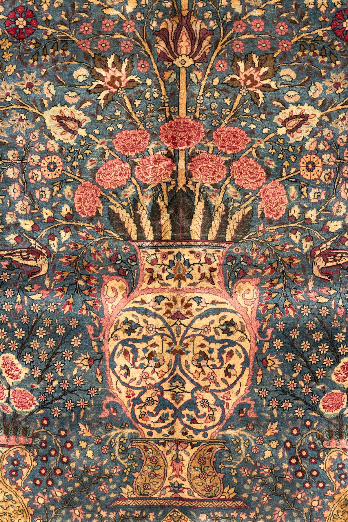 Persiano Antico giardino persiano paradisiaco  Tappeto Kerman sovradimensionato in vendita