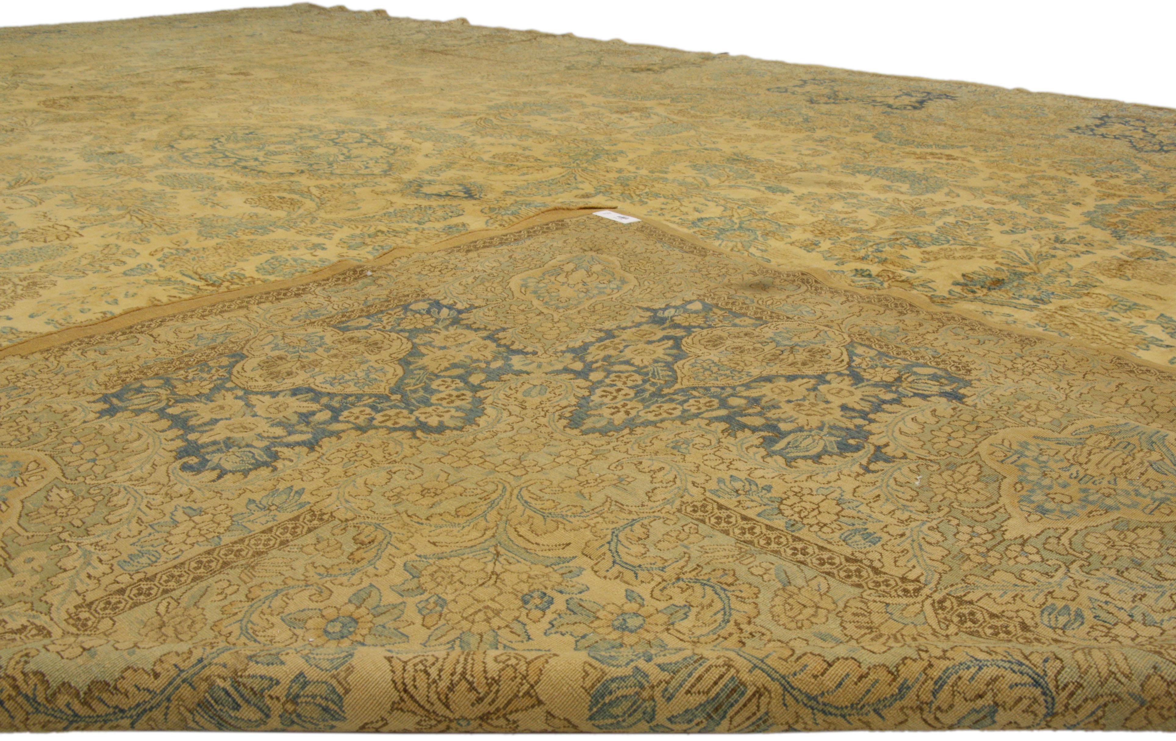 Noué à la main Tapis antique persan du palais de Kerman de style victorien français:: tapis Kirman en vente