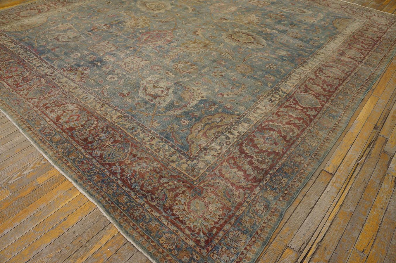 Perse Tapis persan Kerman du début du XXe siècle (d'une longueur de 330 x 360 cm) en vente