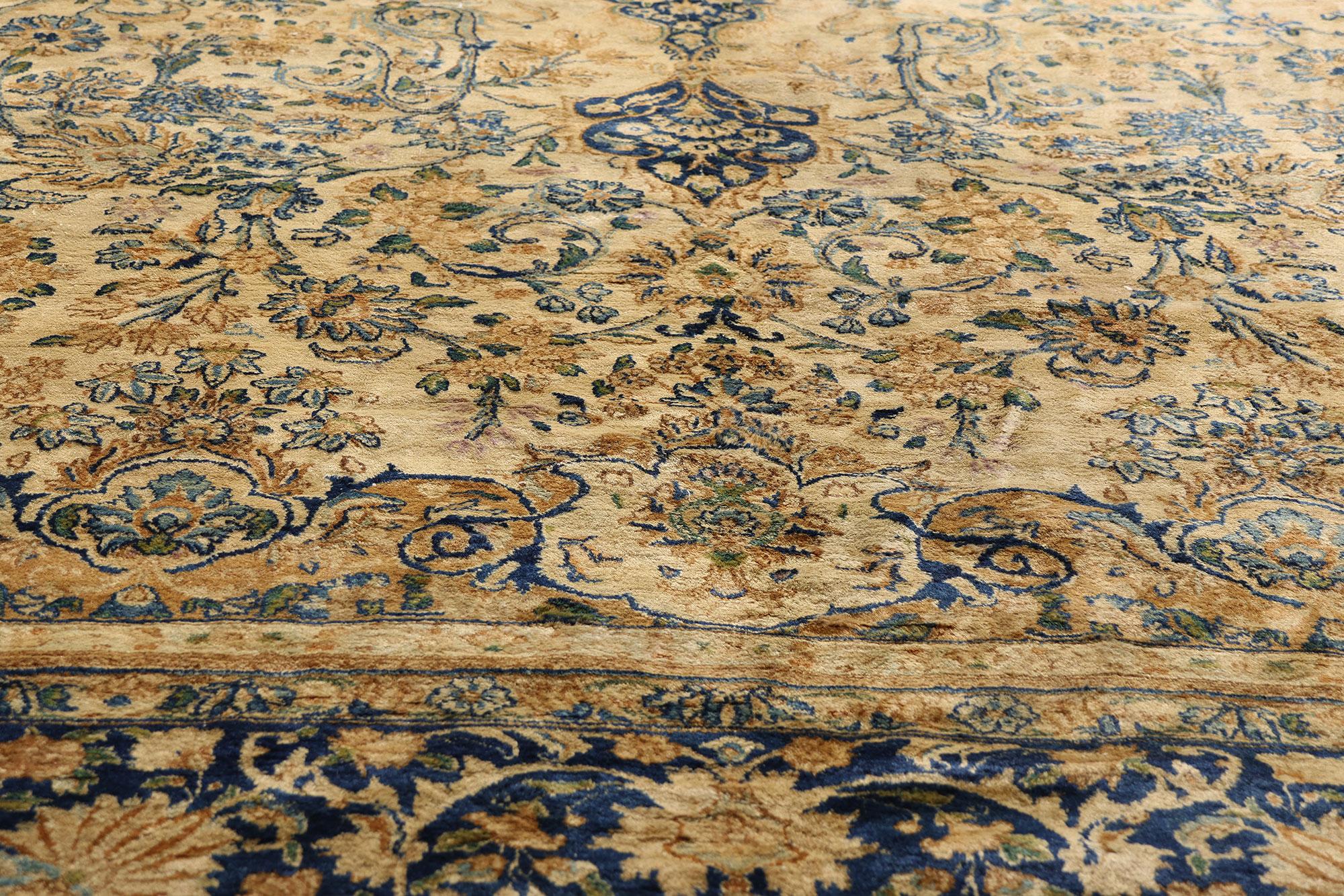 Hand-Knotted Late 19th Century Antique Persian Lavar Kerman Rug with Traditional Style For Sale