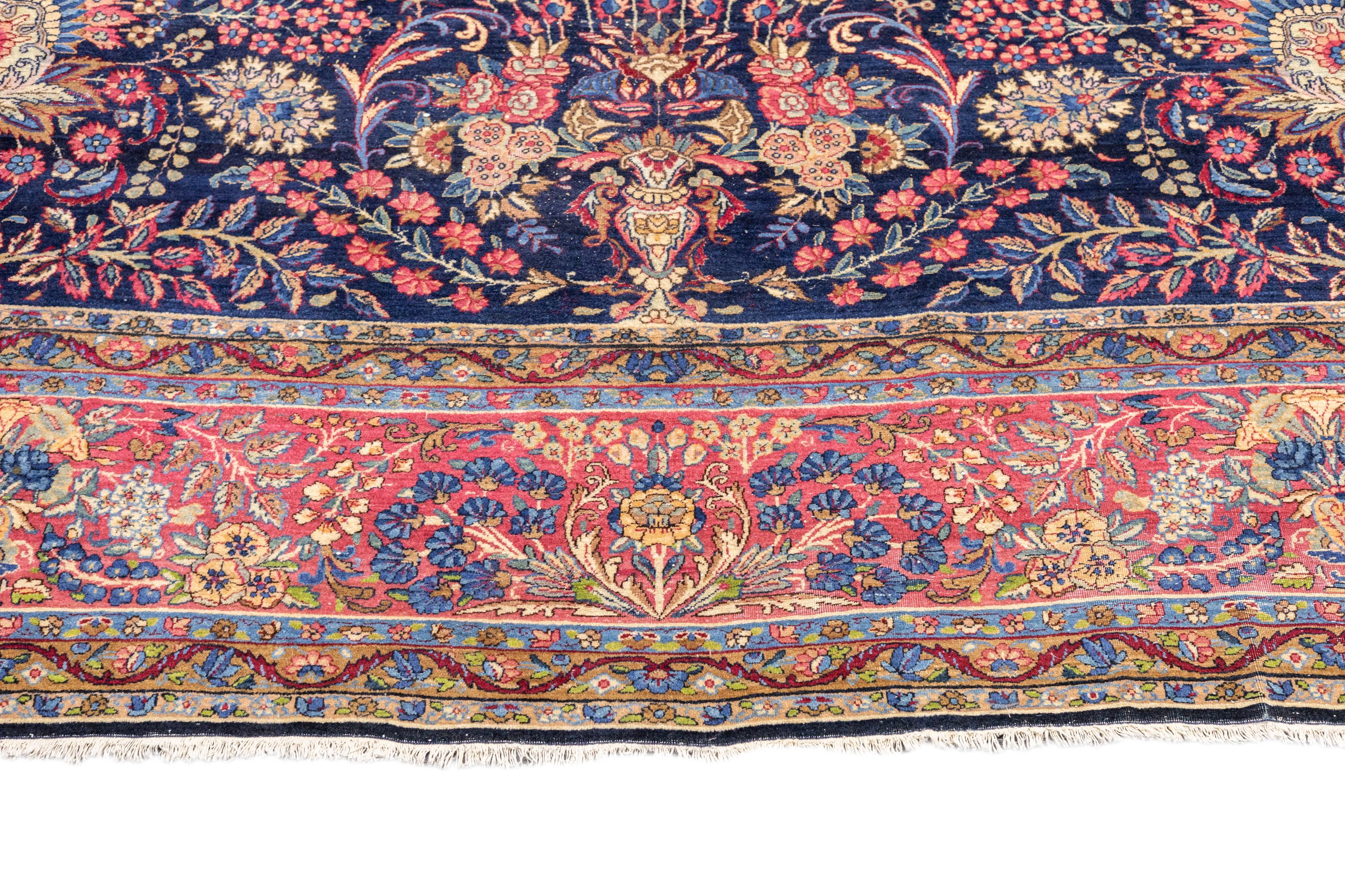 20ième siècle Tapis persan ancien Kerman 10'1'' x 14'3'' en vente