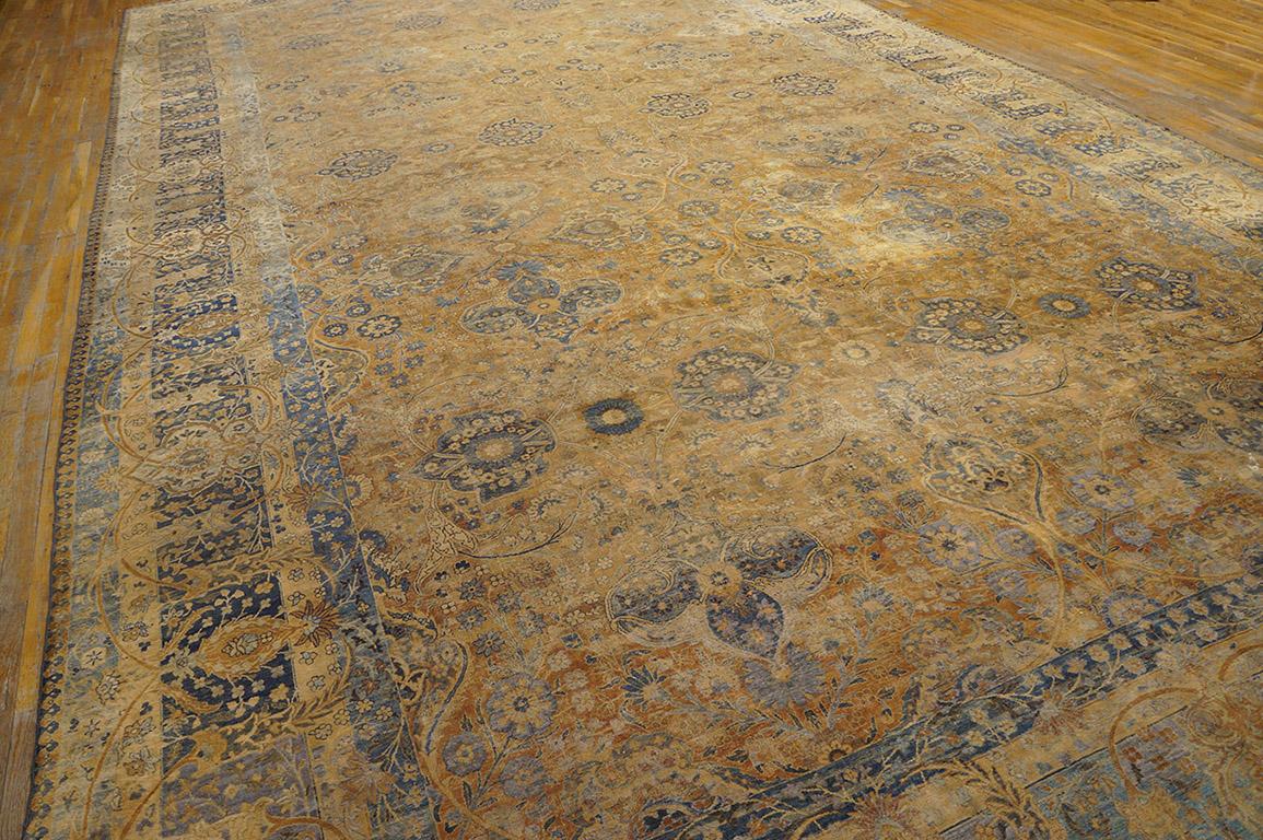 Early 20th Century Persian Kerman Carpet For Sale 4