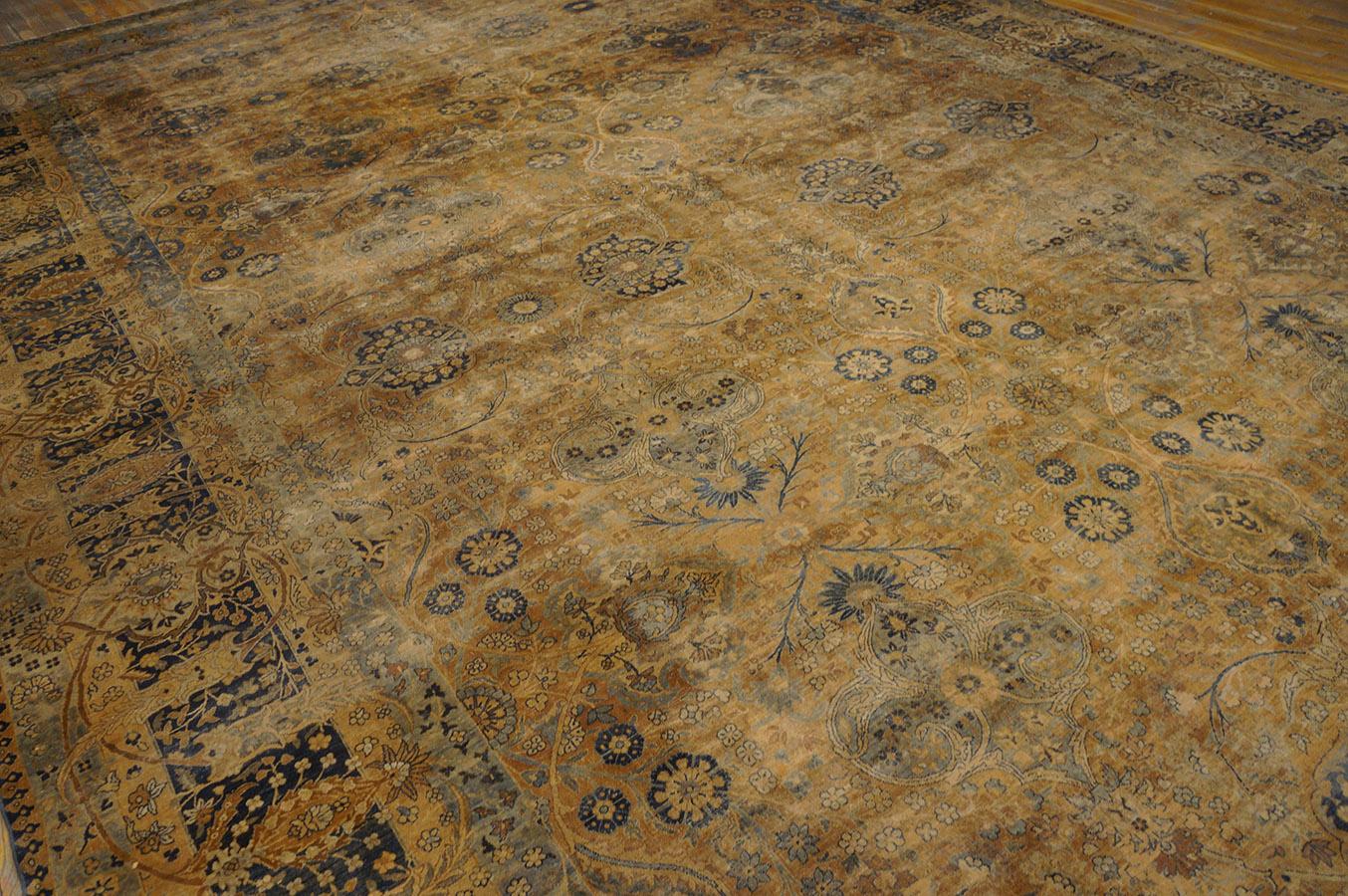 Early 20th Century Persian Kerman Carpet For Sale 1