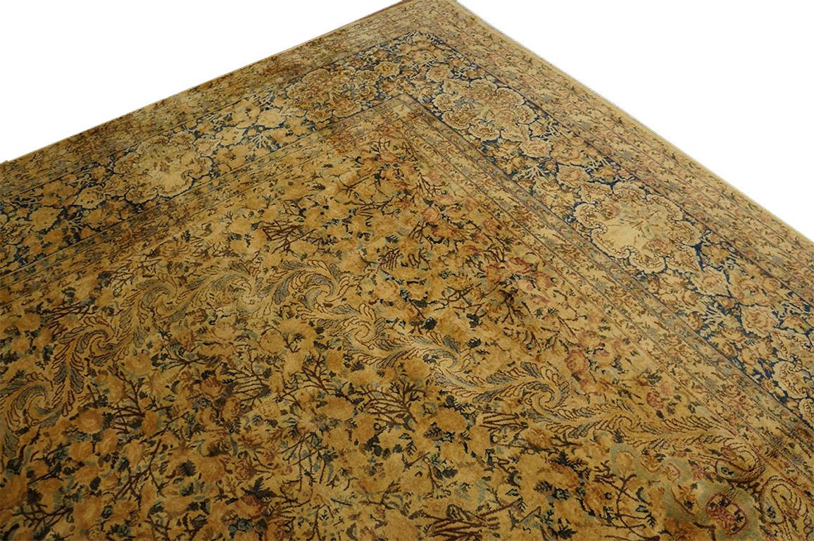 Perse Ancien tapis persan Kerman ancien 2,69 m x 4,44 m en vente