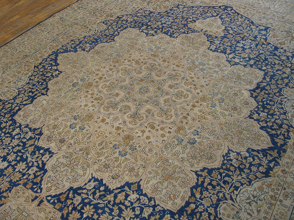 Antique Persian Kerman rug. Measures: 9'10