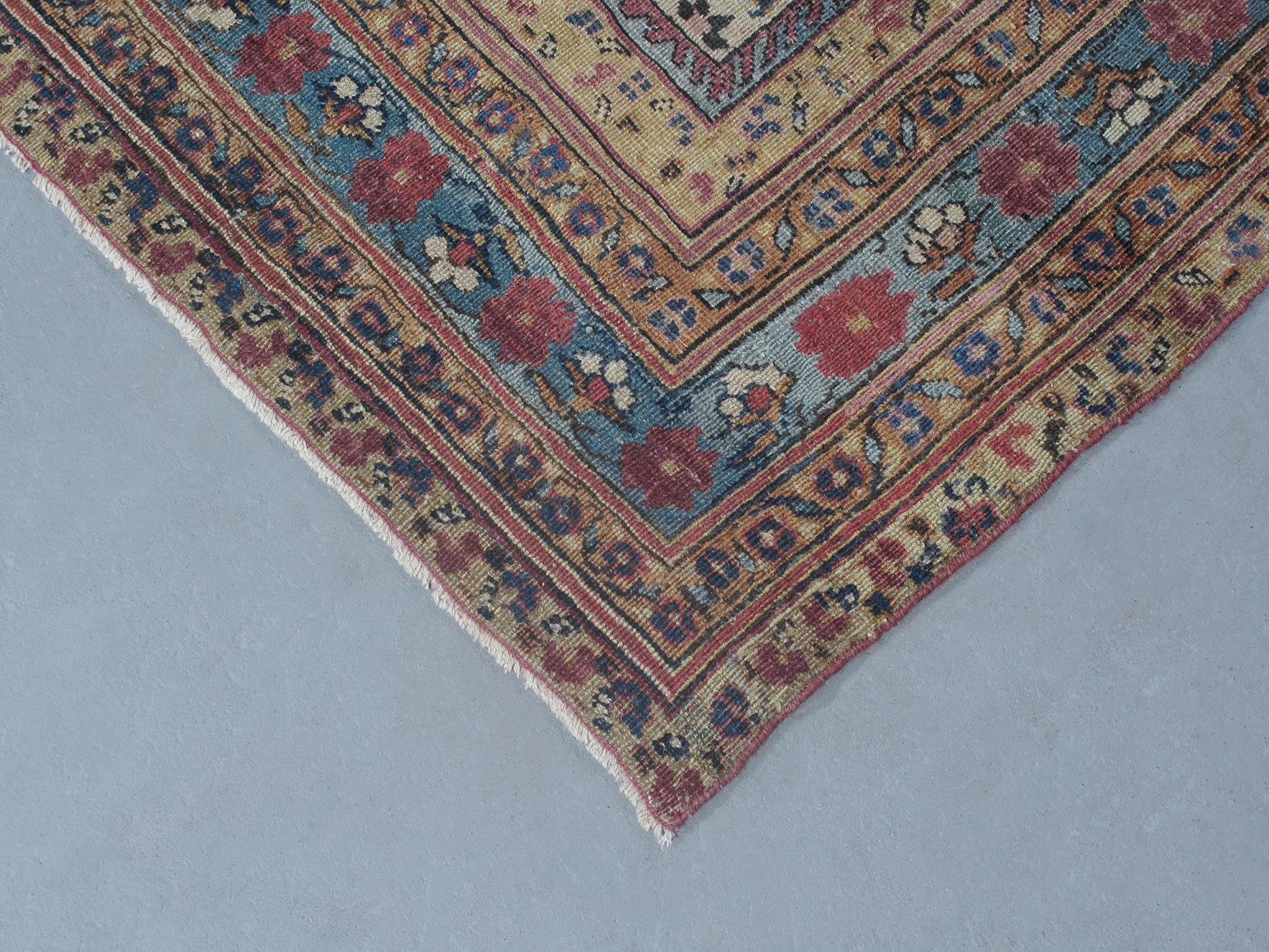 Antique Persian Kerman Rug In Good Condition For Sale In New York, NY