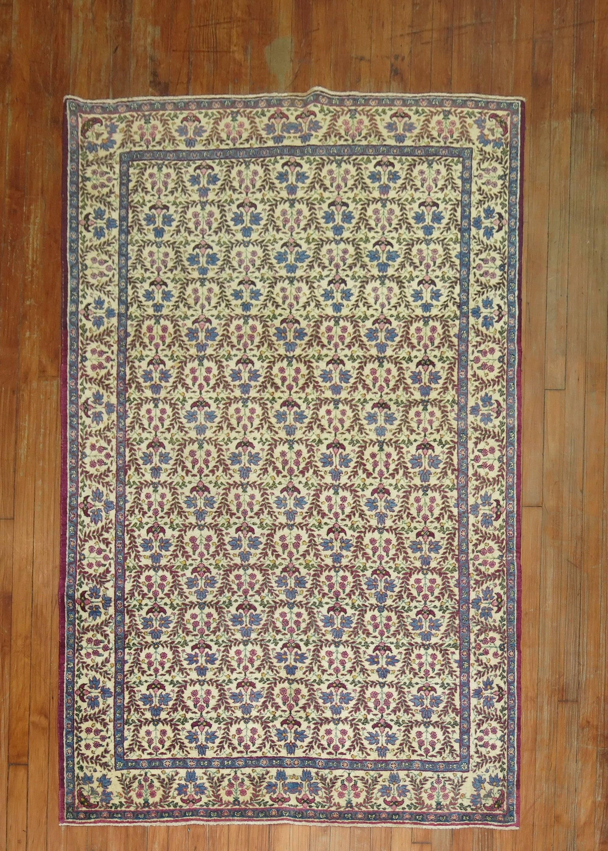 Antique Persian Kerman Rug In Excellent Condition For Sale In New York, NY