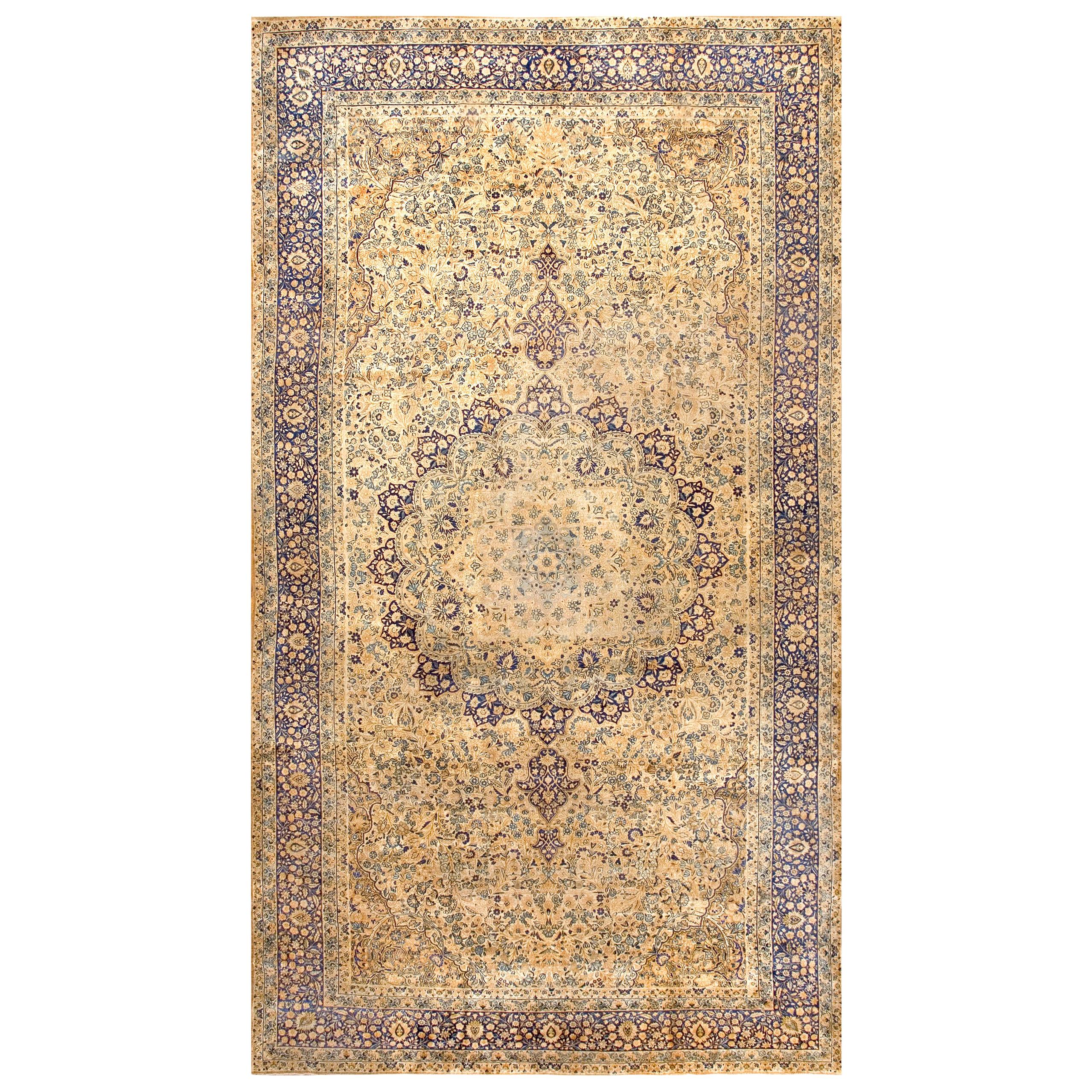 Early 20th Century Persian Kirman Carpet ( 10'9" x 19'6" - 327 x 594 ) For Sale