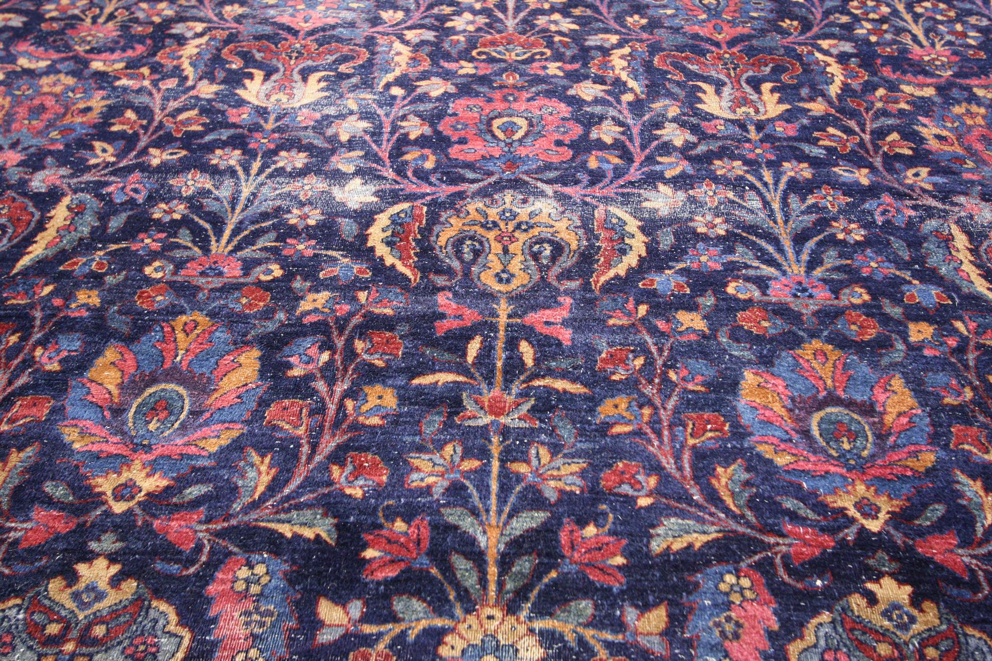 Noué à la main Tapis persan ancien de Kerman, tapis de salon de l'hôtel en vente