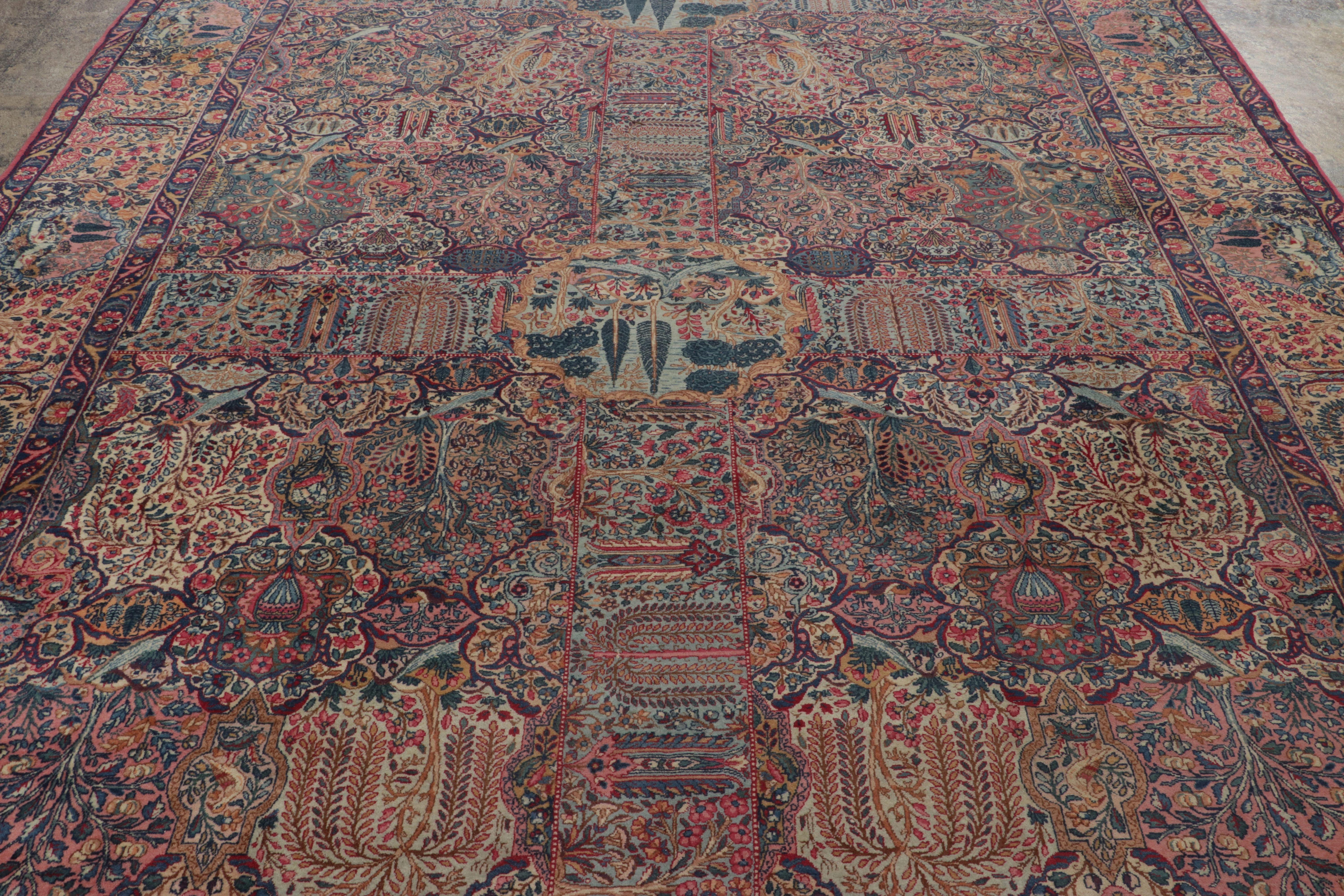 Persiano Antico tappeto persiano Kerman, disegno floreale regale in innumerevoli colori Rug & Kilim in vendita