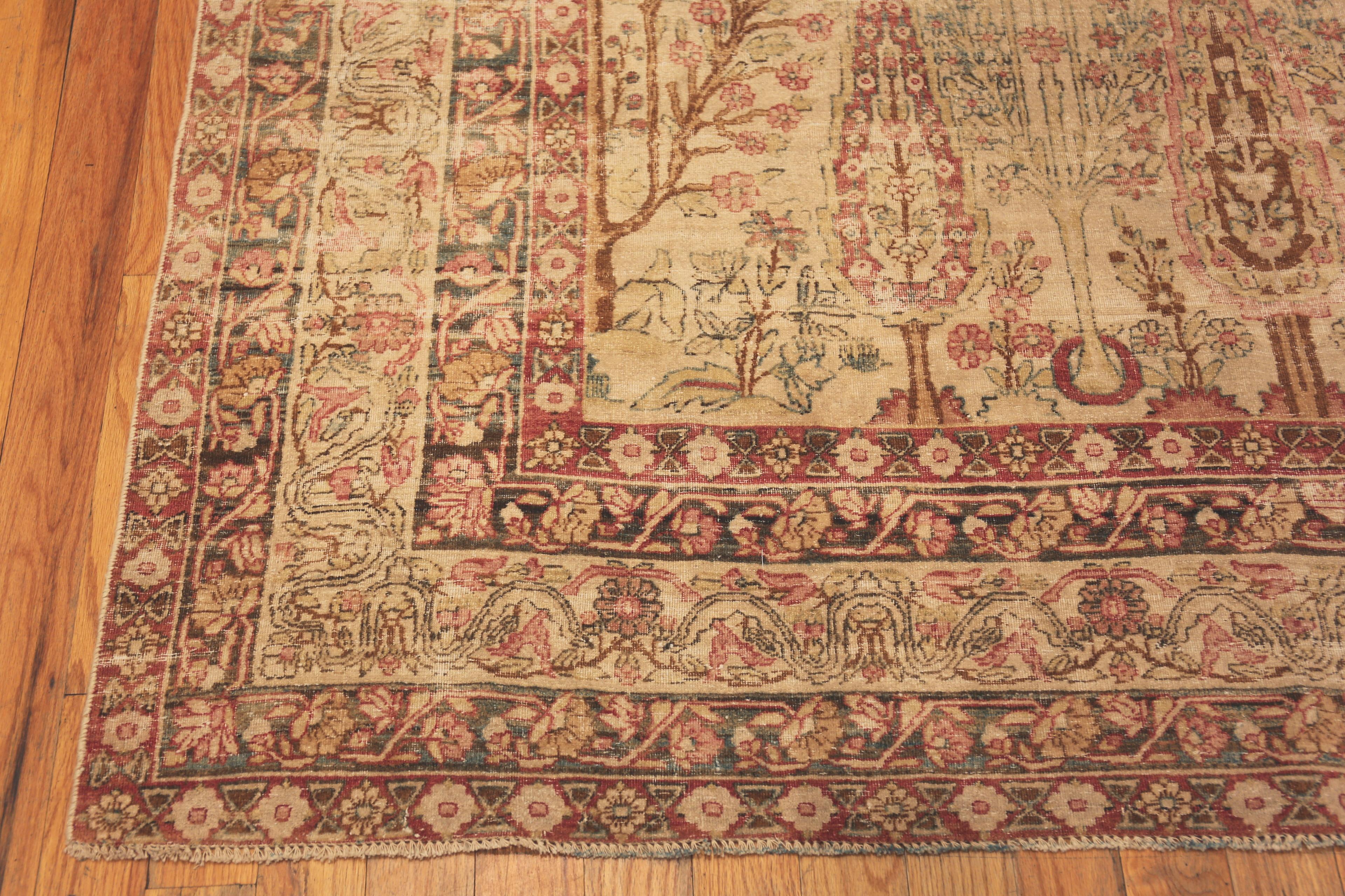 Antique Persian Kerman Rug Signed “Taftanchian”. 6 ft 8 in x 8 ft 8 in  In Good Condition For Sale In New York, NY