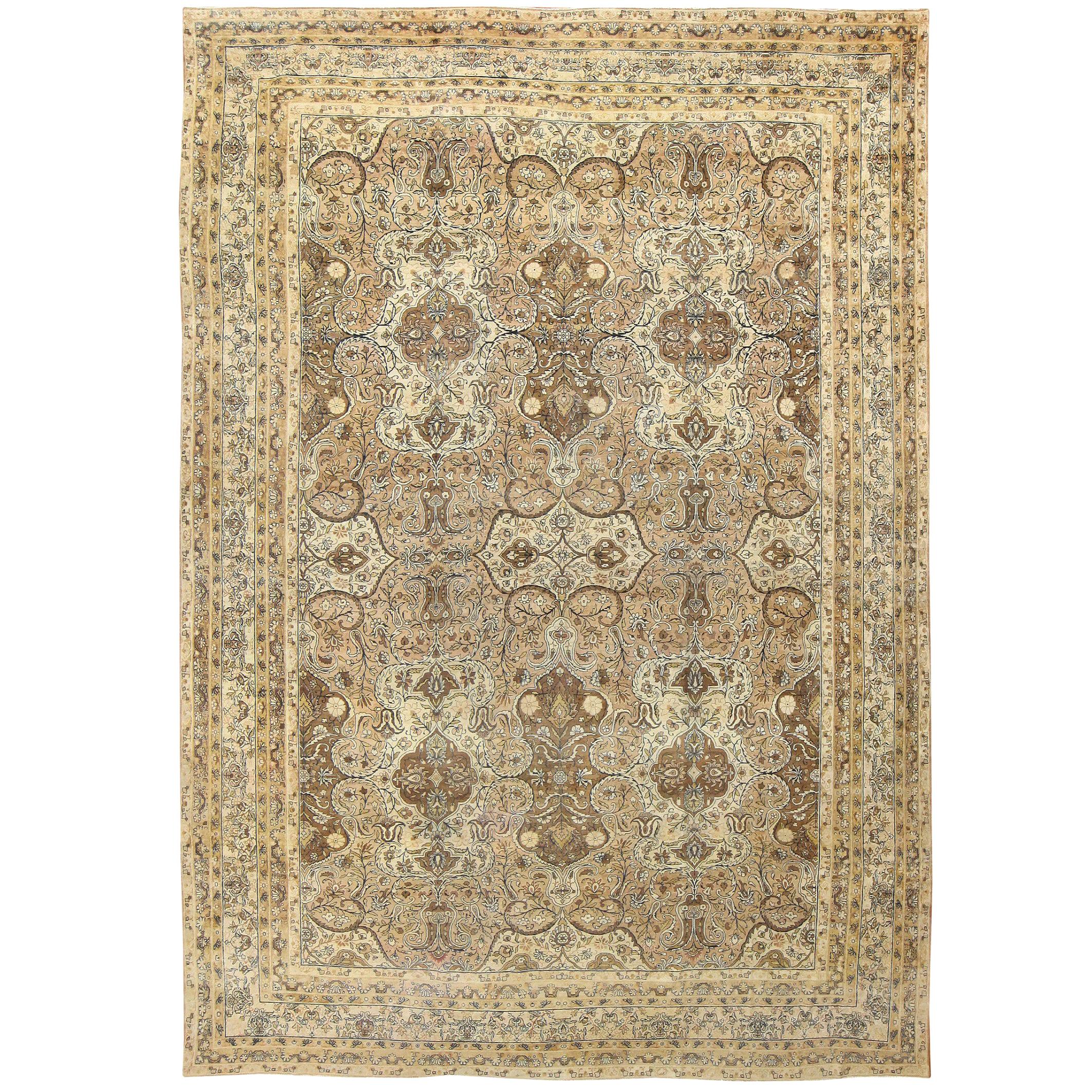 Tapis persan ancien de Kerman. Taille : 11 pieds 8 po. x 17 pieds 3 po. 