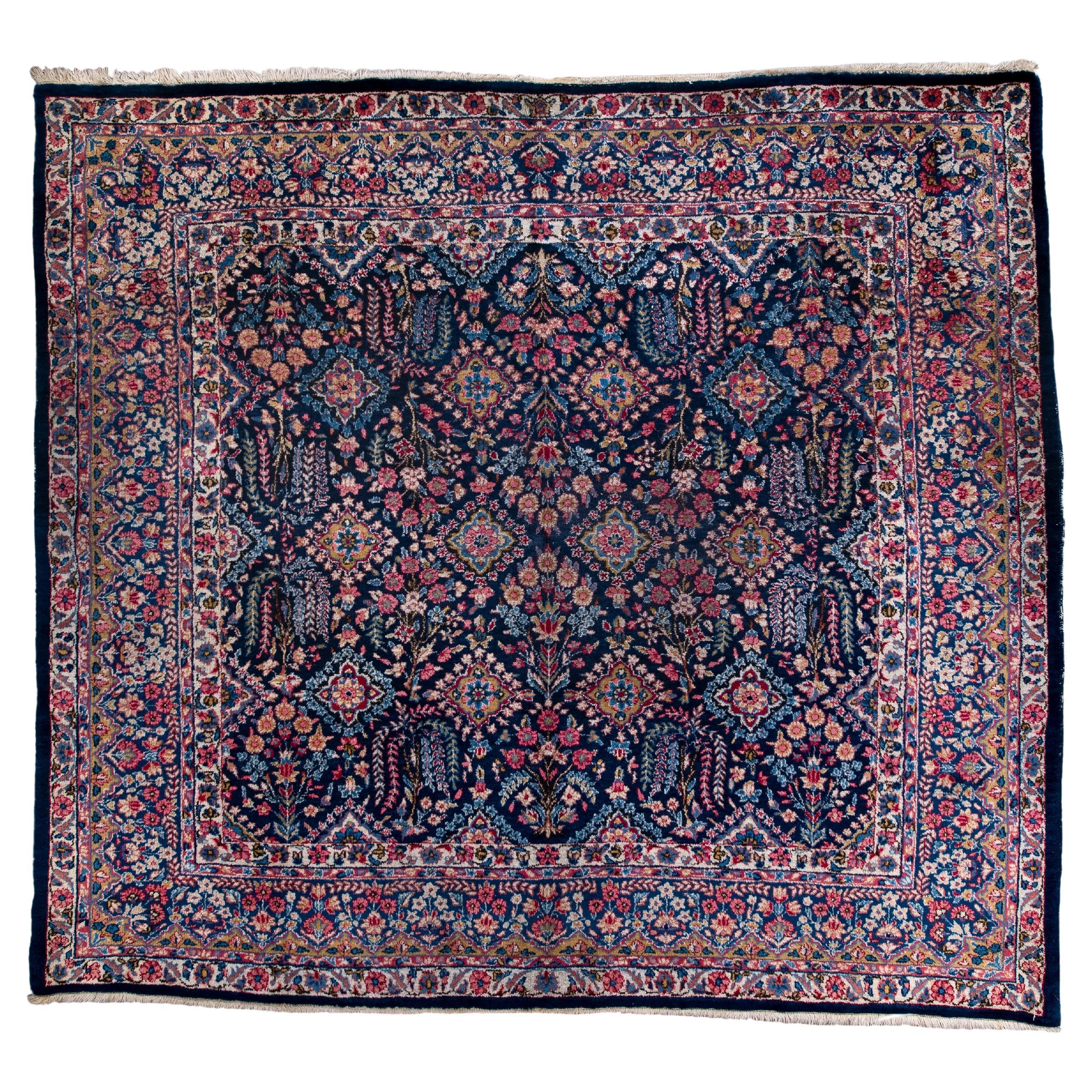 Antique Persian Kerman Rug with Floral Medallion Pattern im Angebot