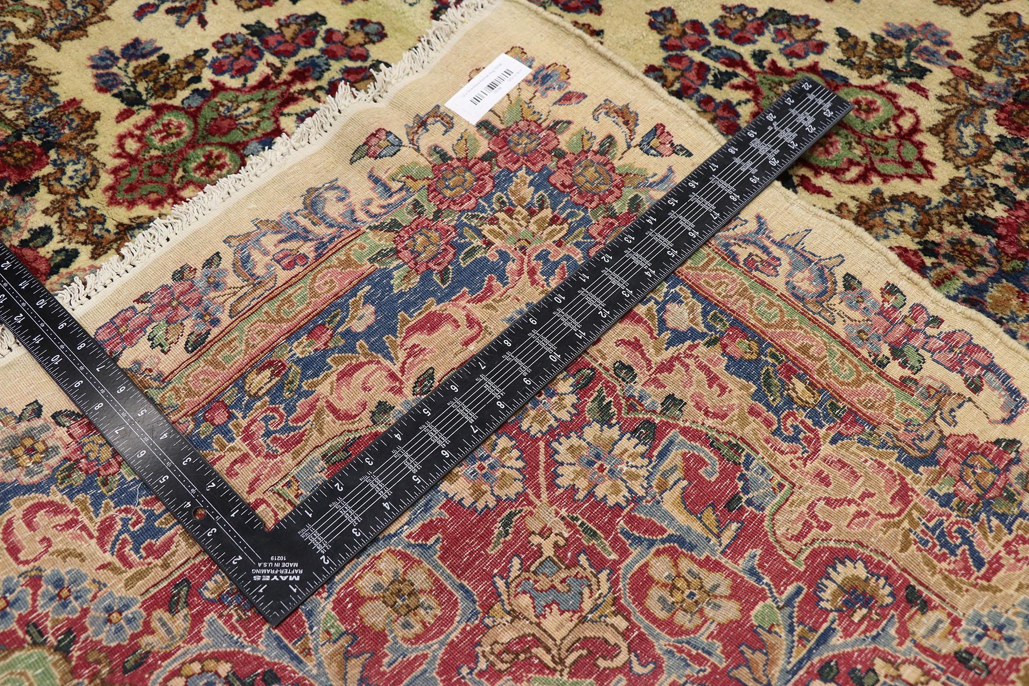 Ancien tapis persan Kerman de style victorien français, tapis Kirman ancien Bon état - En vente à Dallas, TX