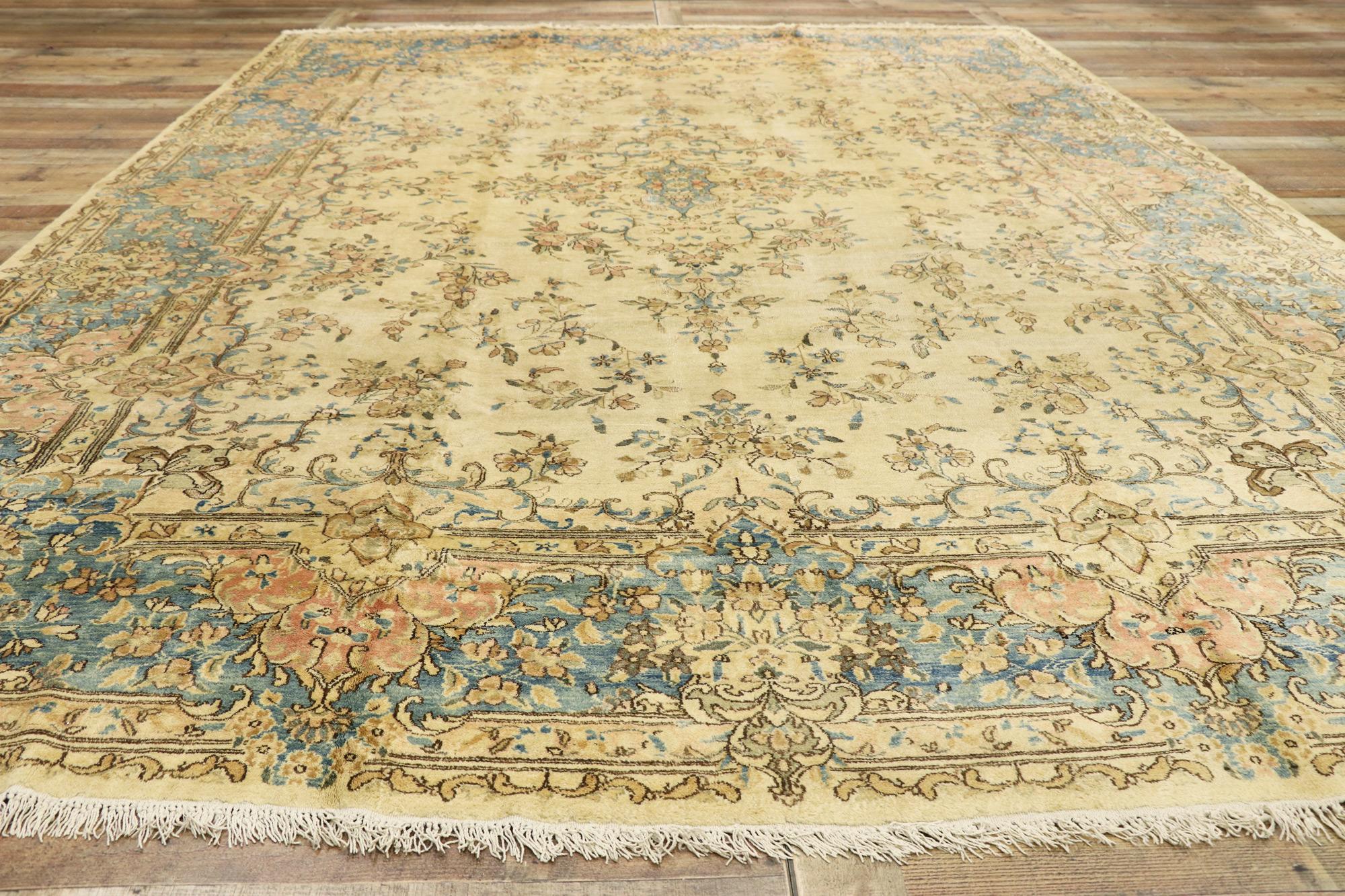Antique Persian Kerman Rug with Soft Pastel Colors and Decorative Elegance For Sale 4