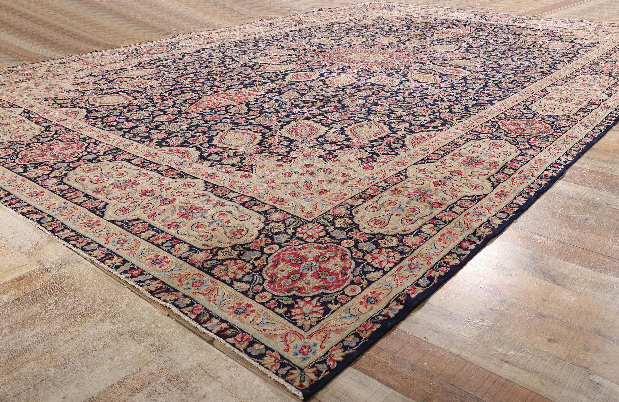 Tapis ancien persan Kerman de style traditionnel signé de la fin du 19e siècle en vente 4