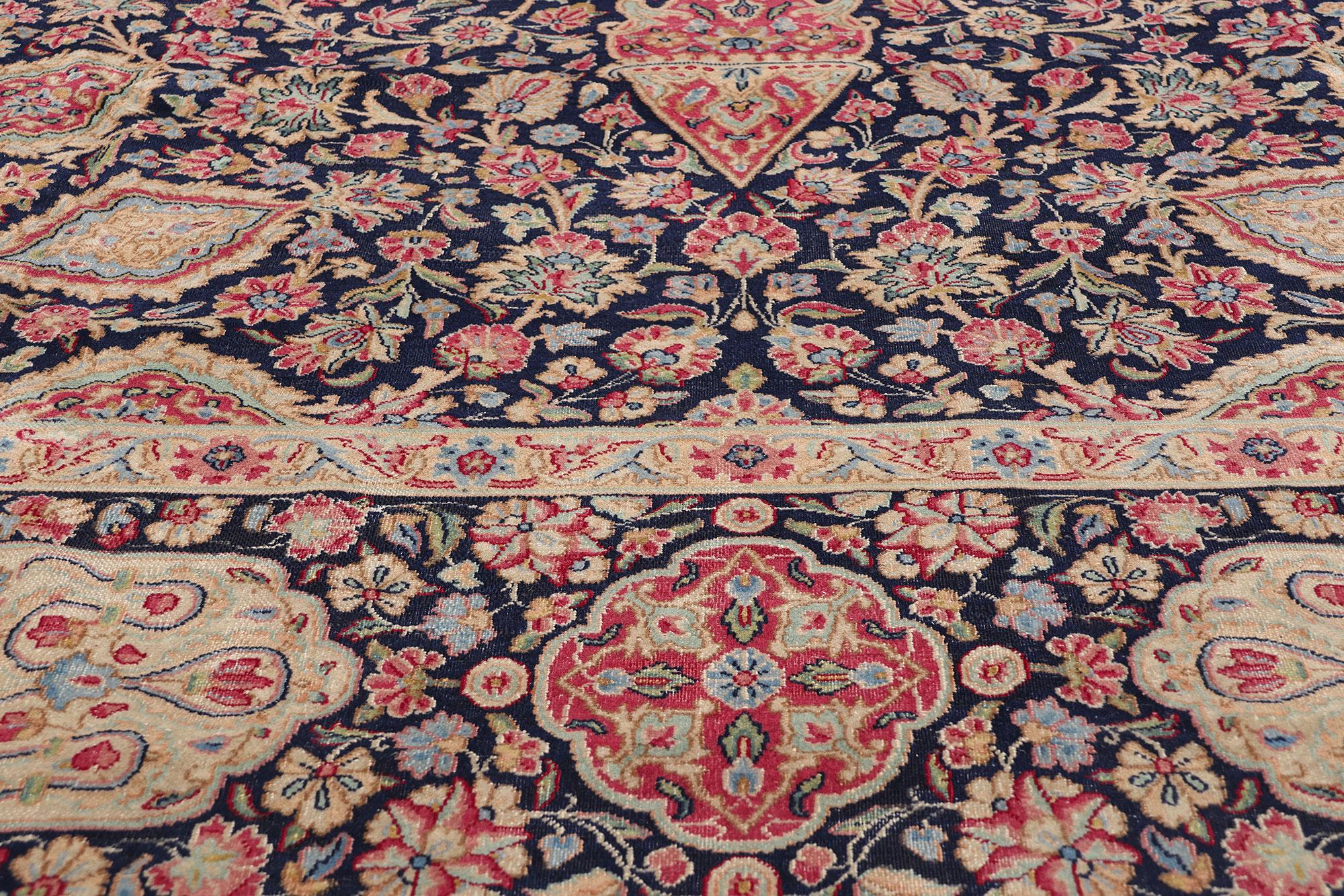 Laine Tapis ancien persan Kerman de style traditionnel signé de la fin du 19e siècle en vente