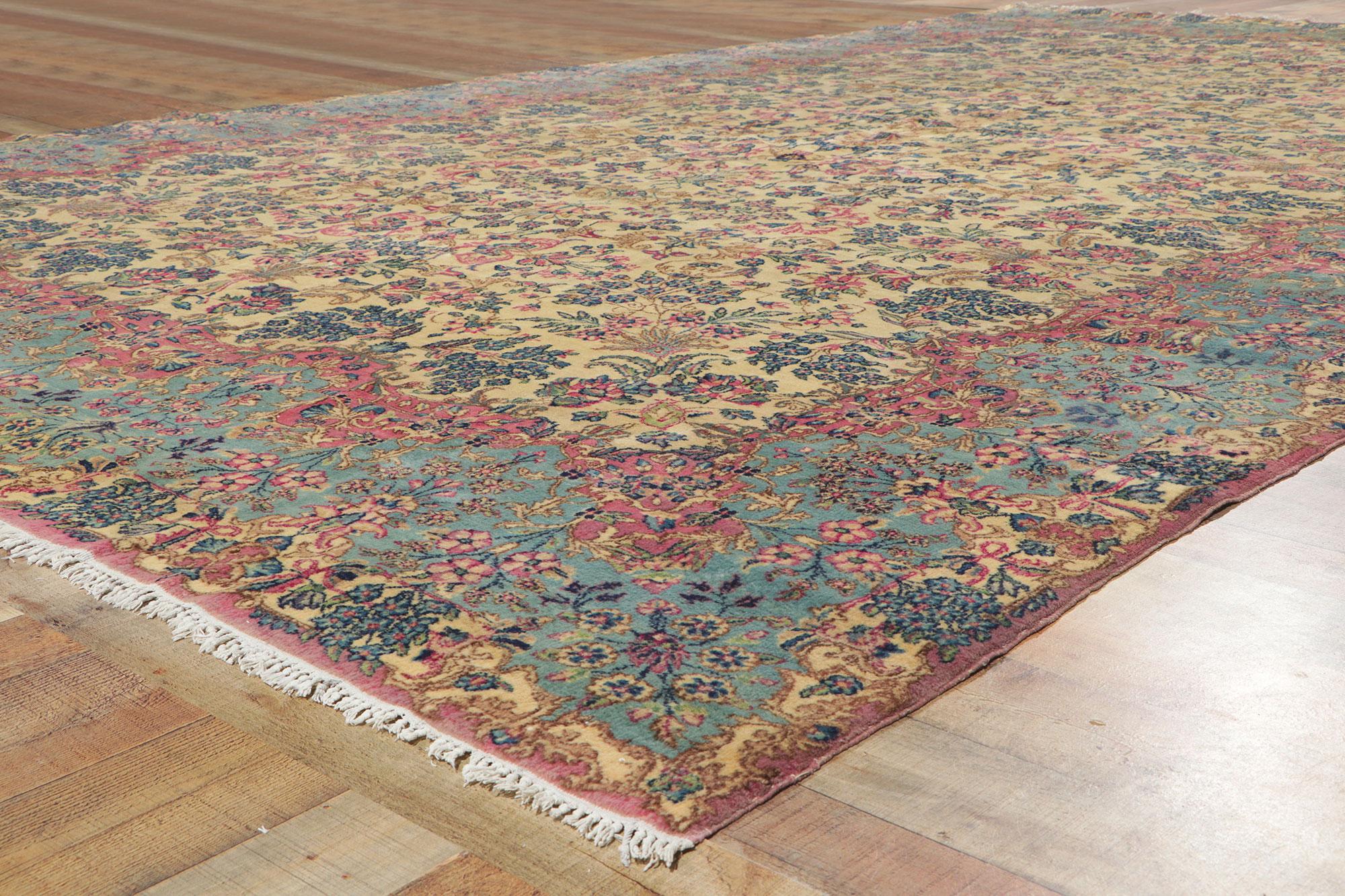 Antiker persischer Kerman-Teppich, 09'07 x 16'03 (20. Jahrhundert) im Angebot