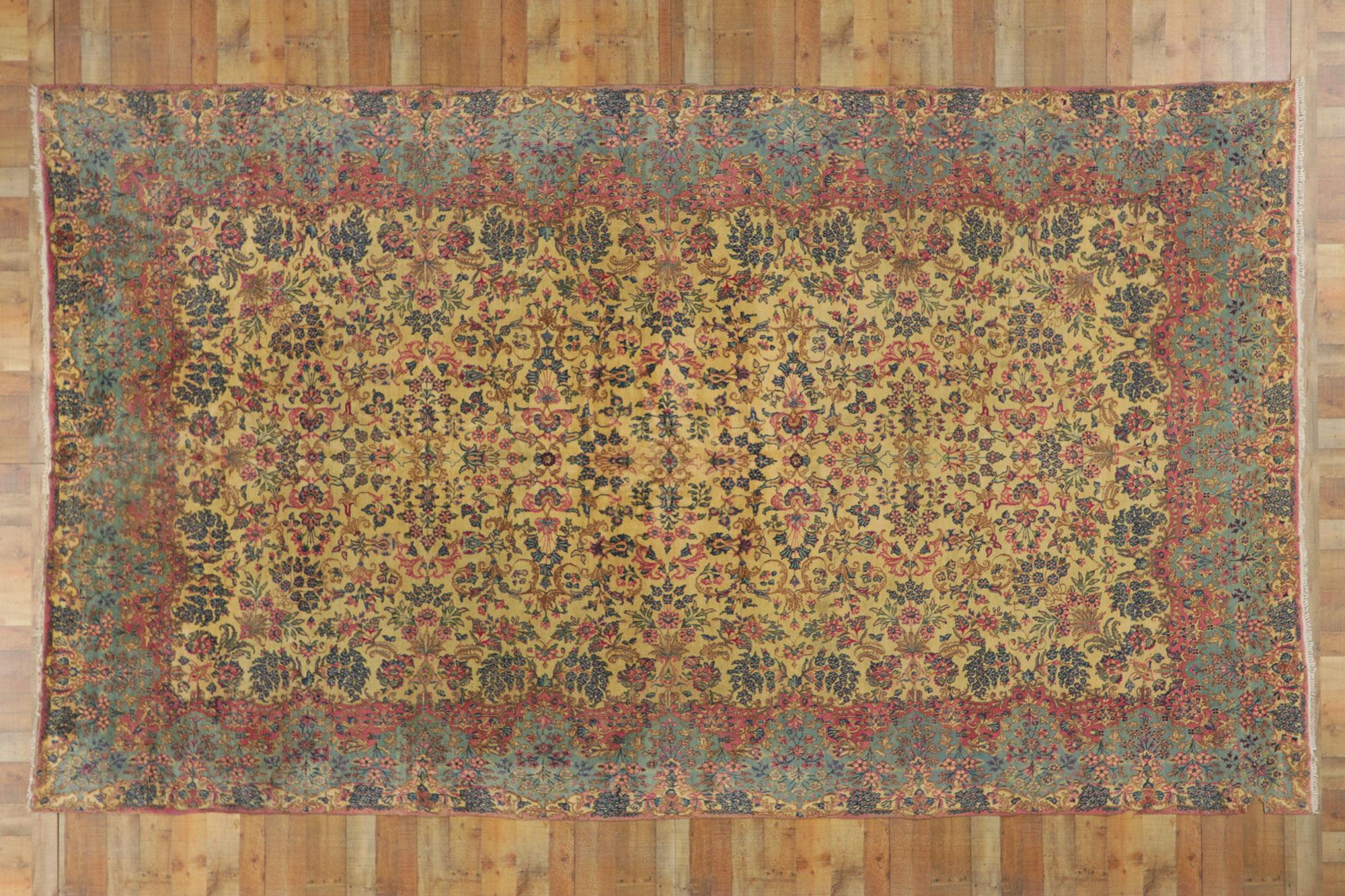 Antiker persischer Kerman-Teppich, 09'07 x 16'03 im Angebot 1