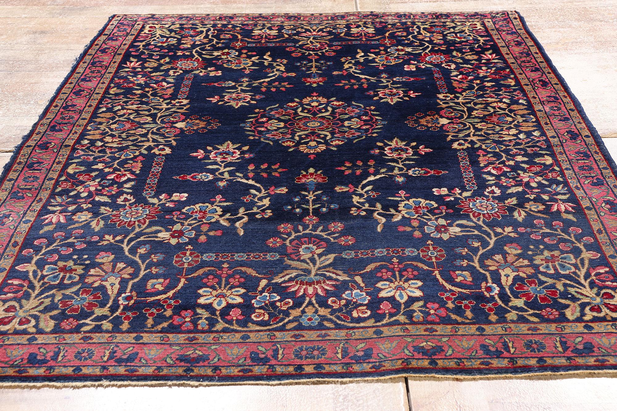 Antiker persischer Kerman-Teppich mit traditionellem Stil (Handgeknüpft) im Angebot