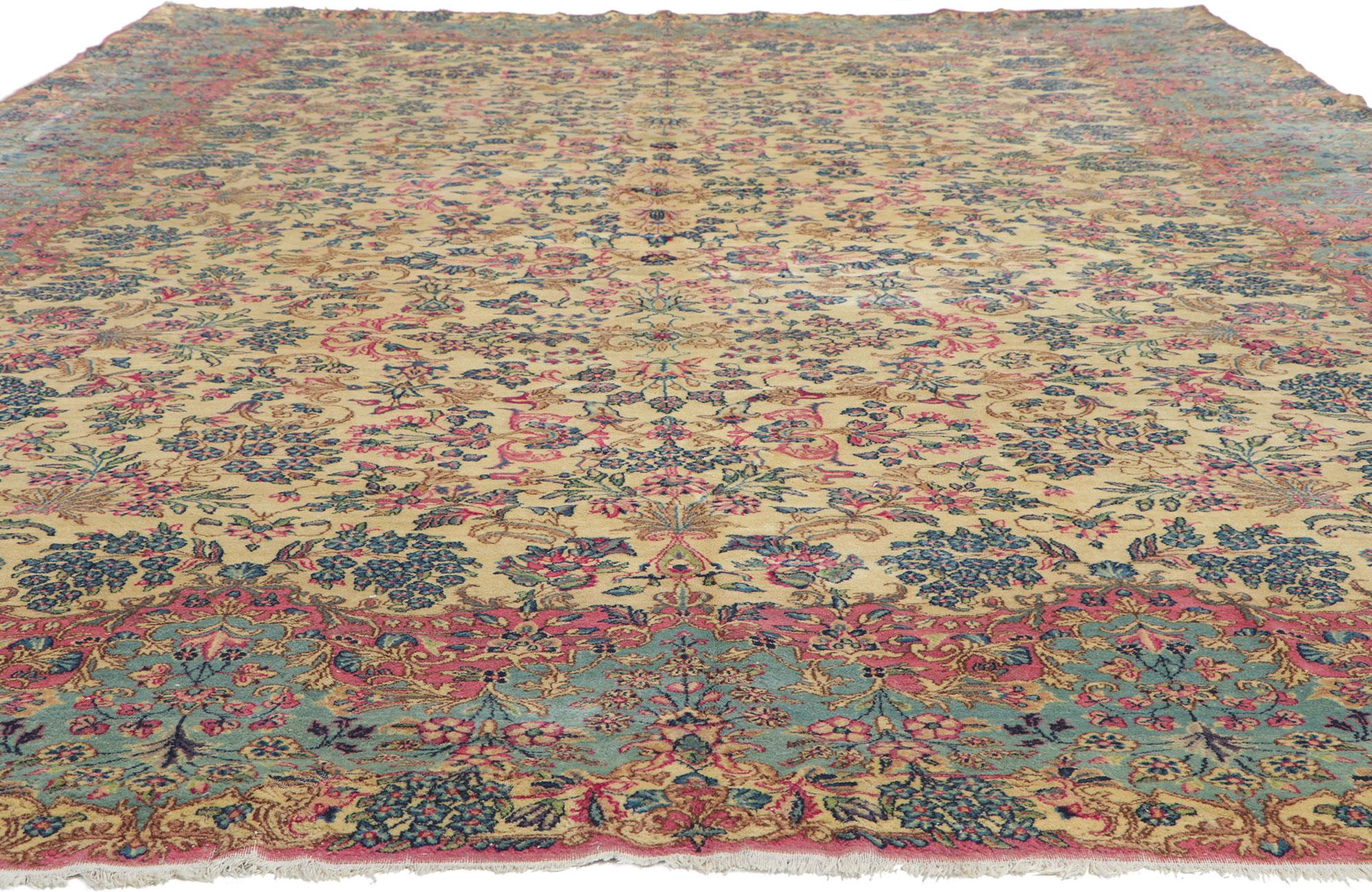 Antiker persischer Kerman-Teppich, 09'07 x 16'03 (Neoklassisch) im Angebot
